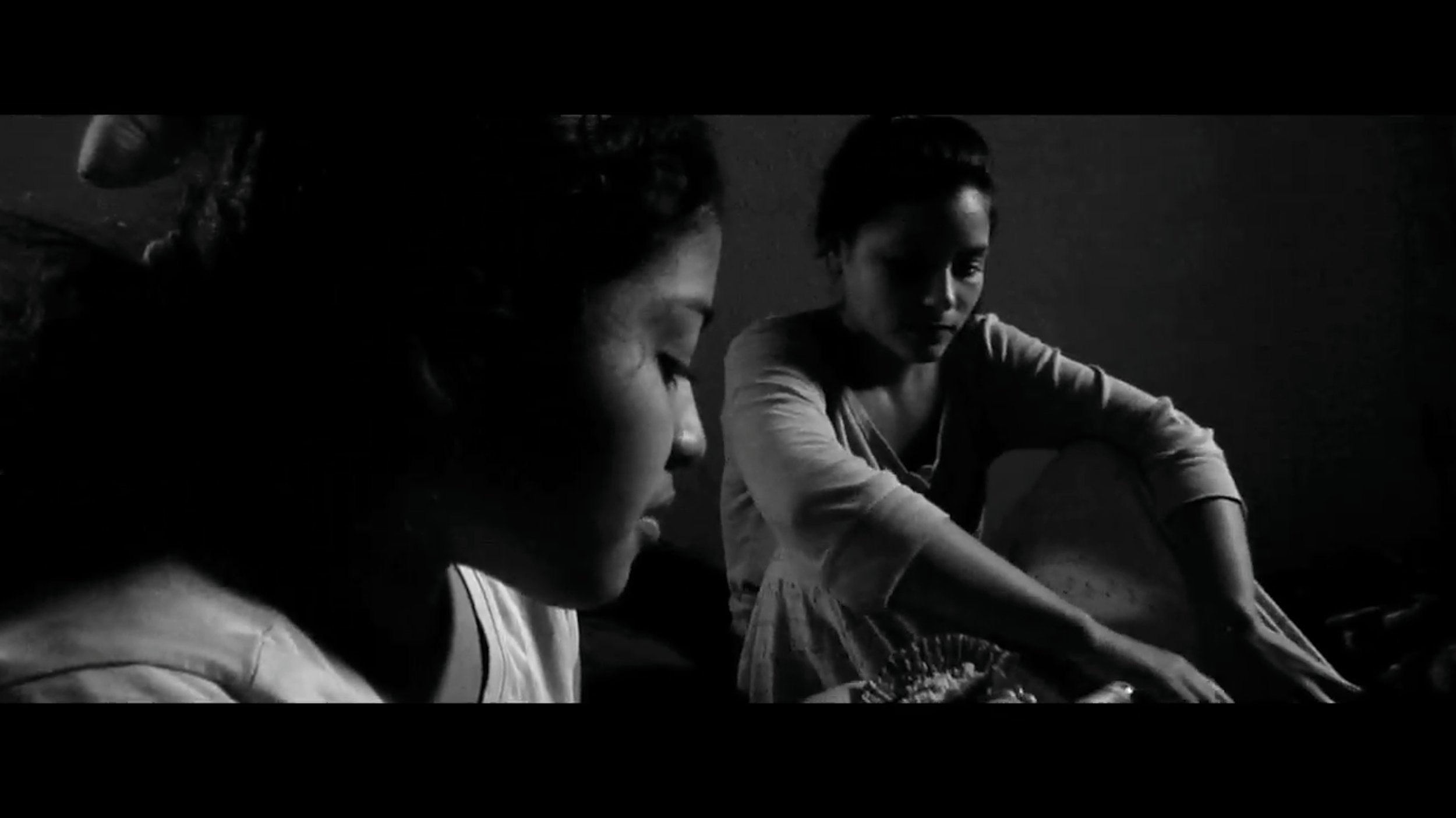 Tierra Madre - Yesy y Karla.jpg