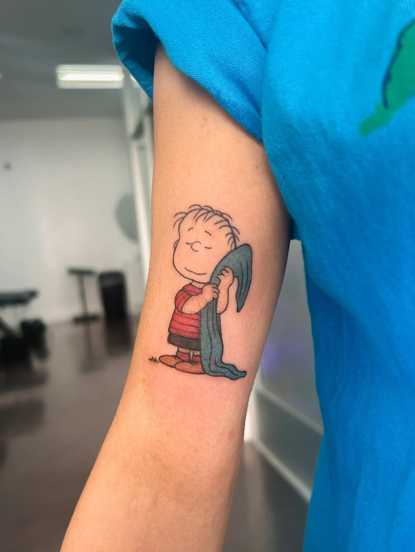 Linus and his blanket from my flash sheet! ✨

DM me or visit the link in my bio to book a flash or custom tattoo 💌

Currently booking for March, April, and May! January and February are fully booked 🗓️

Located in Orange County, CA 📍