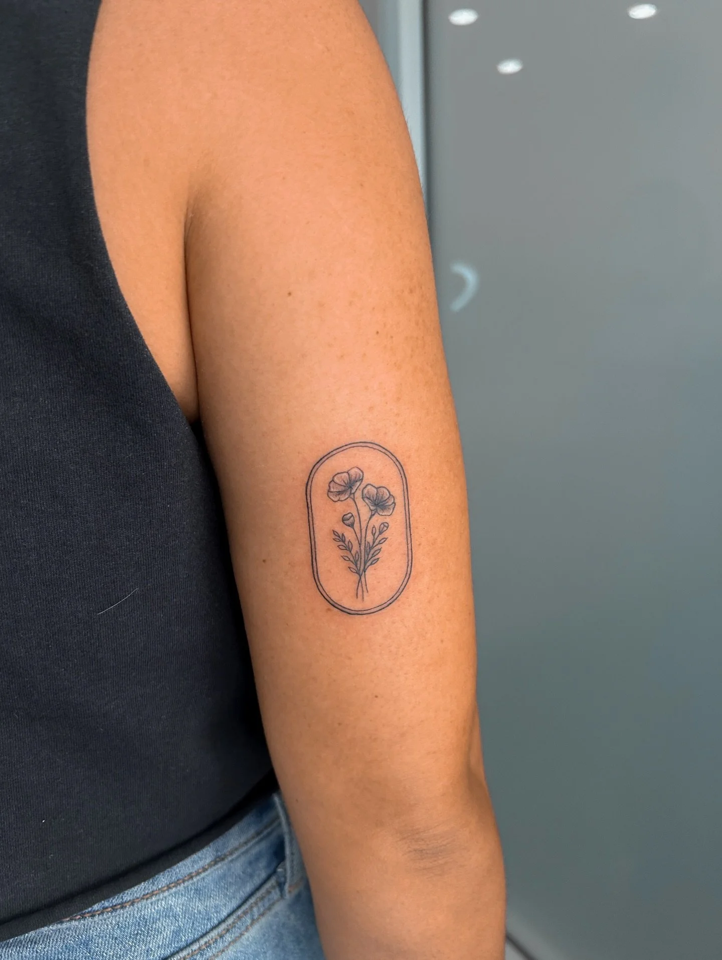 Such a timeless floral piece! Sooo pretty 💐

DM me or visit the link in my bio to book a custom or flash tattoo with me 💌

Currently booking for now through June (March is almost full!) 🗓️
Located in Garden Grove, CA 📍