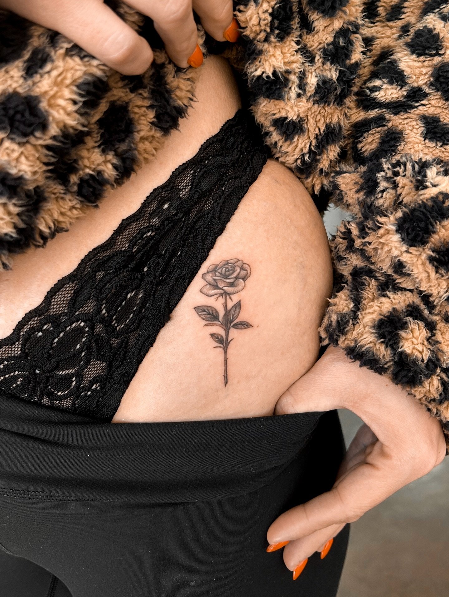 Nothing goes better with a rose hip tattoo than cheetah print and black lace 😍

DM me or visit the link in my bio to book a custom or flash tattoo with me 💌

Currently booking for March, April, and May (March is almost full!) 🗓️
Located in Garden 