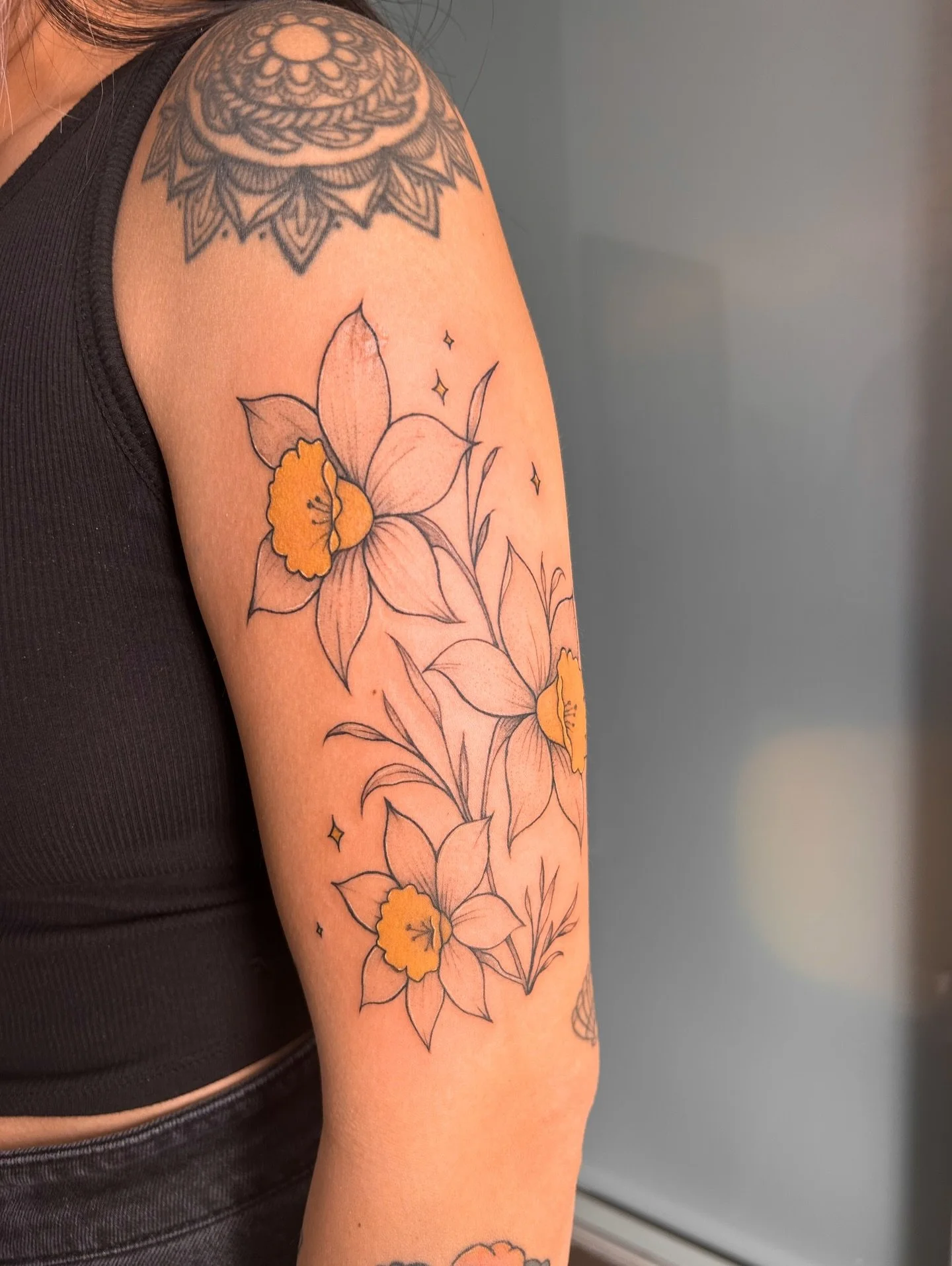 Custom December tattoo! Narcissus flowers with some pops of yellow and cute sparkles ✨ (mandala and seashell tattoos done by other artists)

DM me or visit the link in my bio to book a custom or flash tattoo with me 💌

Currently booking for now thro