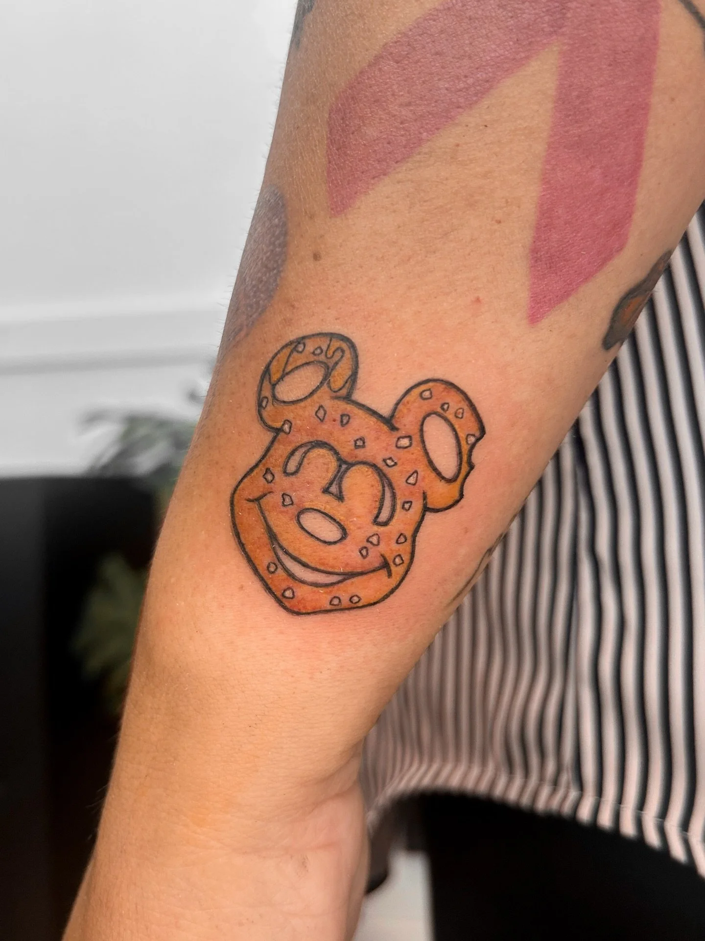 Mickey pretzel 🐭🥨

Currently booking for June through September 🗓️
May is fully booked! June and July are halfway booked

Visit the link in my bio to book your next custom or flash tattoo 🔗

Located in Garden Grove, CA 📍
