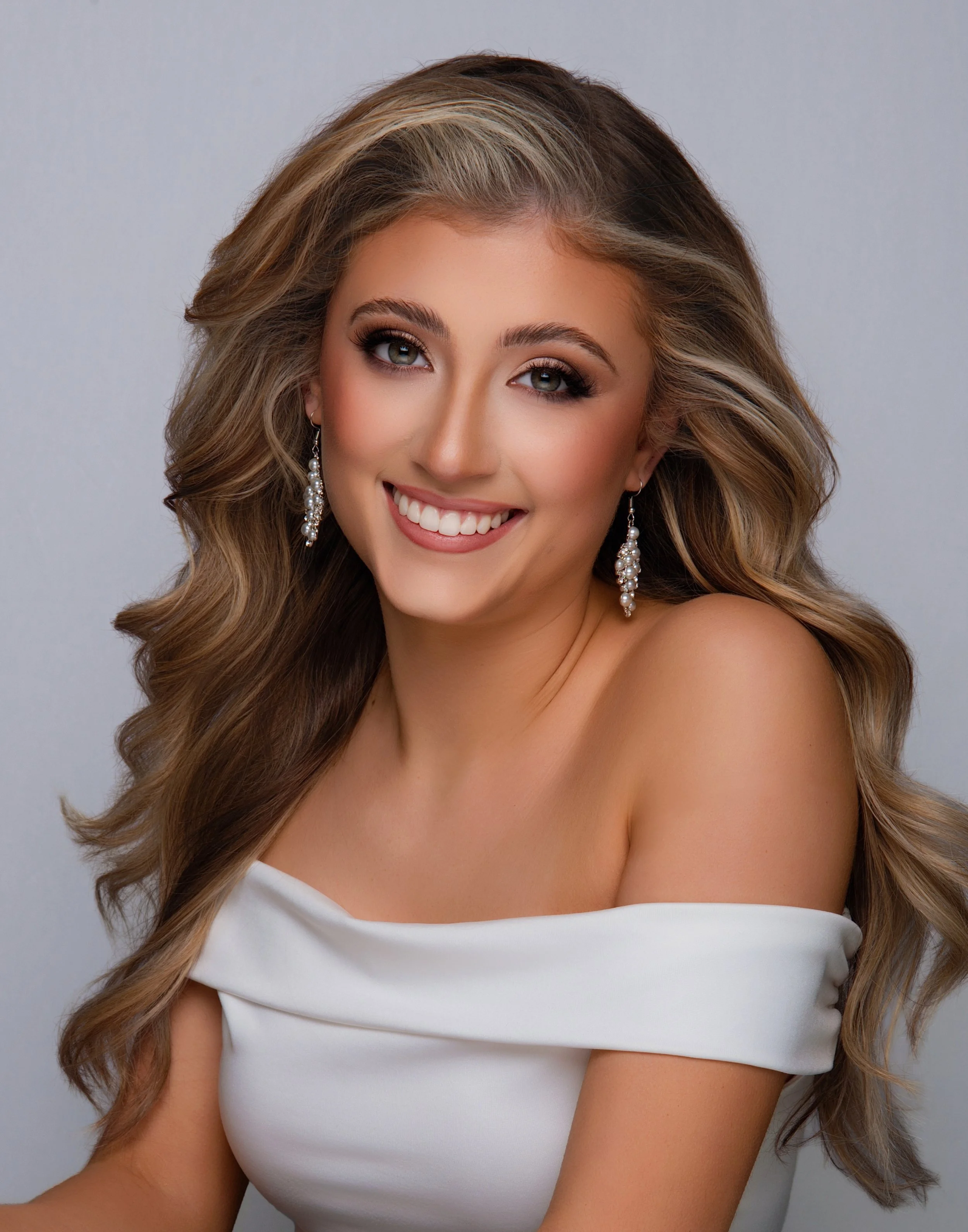 StrawberryTeen.Elizabeth. McDonald.Headshot - Madalyn McDonald (1).jpg