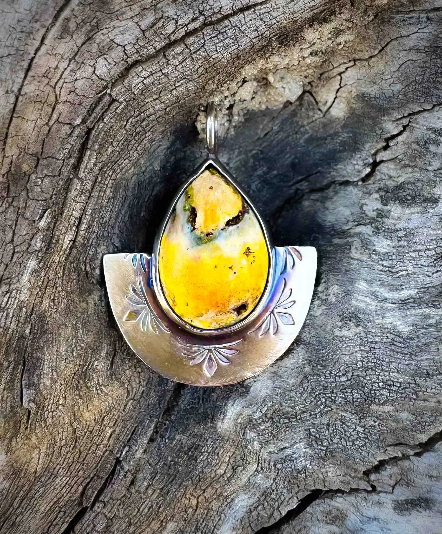 Bumblebee Dreaming Pendant