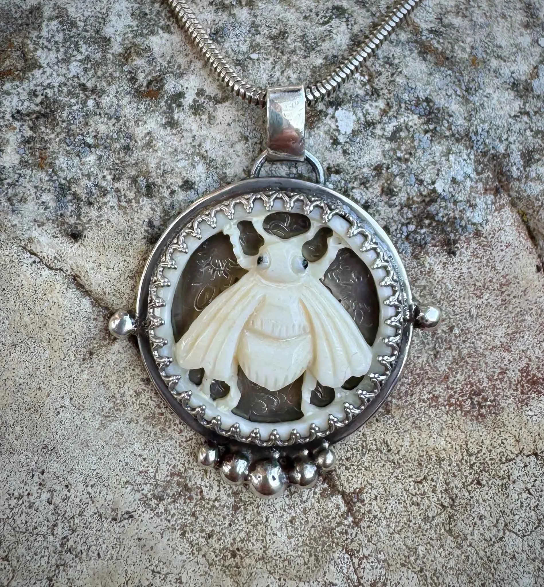 Bone-Bee-Silver-Circle-Pendant-Small (2).jpg