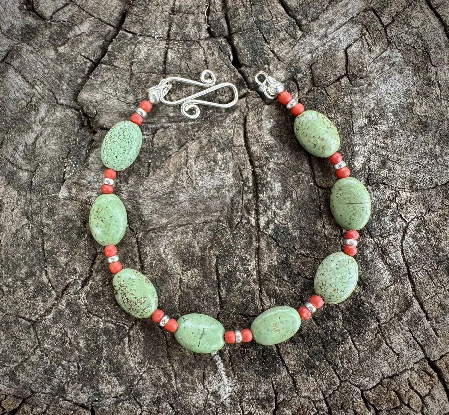 Magnesite & Coral Bracelet