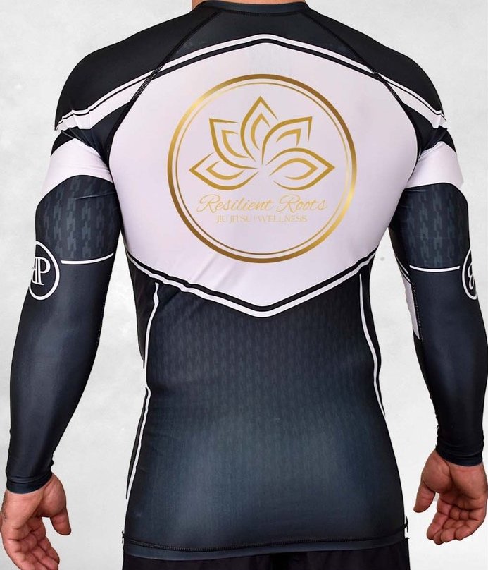 Black+White+RashGuard+Mockup+-+Resiliente+Roots.jpg