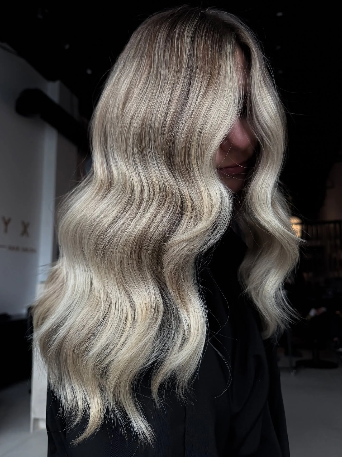 Some of last weeks work from Onyx 🖤

-

#onyxsalonliny #luxurysalon #colorspecialists #blondingspecialist #longislandhairstylist #sayvillesalon