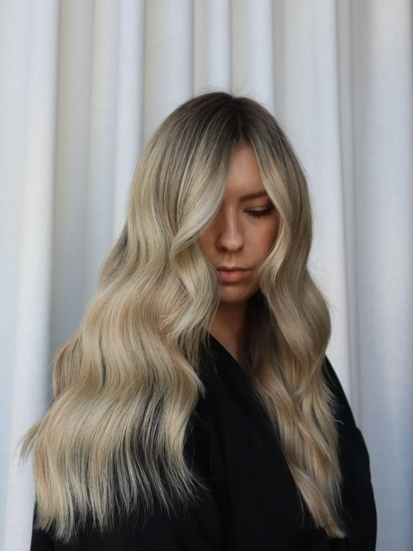 Behind the scenes of @domalayage capturing the perfect after photo

#livedinbalayage #livedinblondes #longislandhairstylist