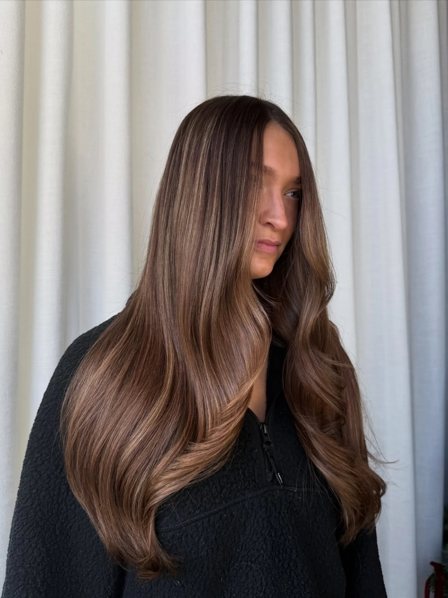 Soft dimensional brunette 

Color done by @mariafrancescahair 

-

#brunettebalayage #brunette #onyxsalonliny
