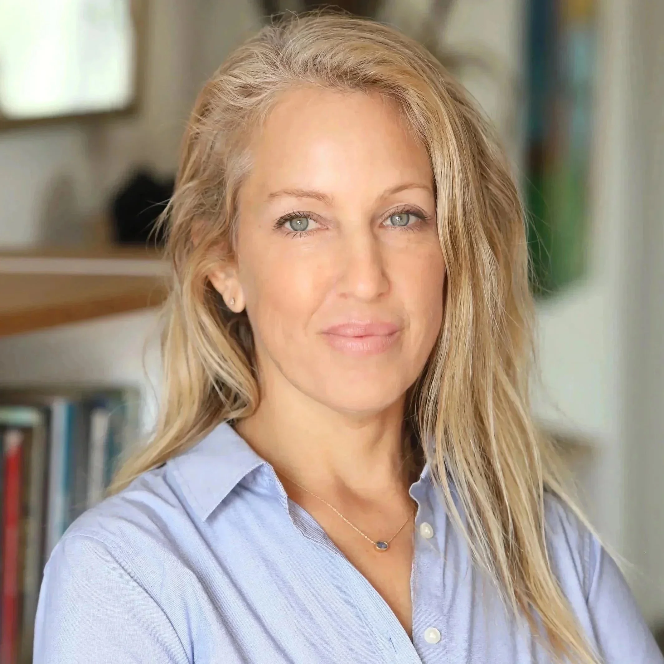 Einat Ezra, licensed therapist in Calabasas supporting couples with communication, repair, and connection