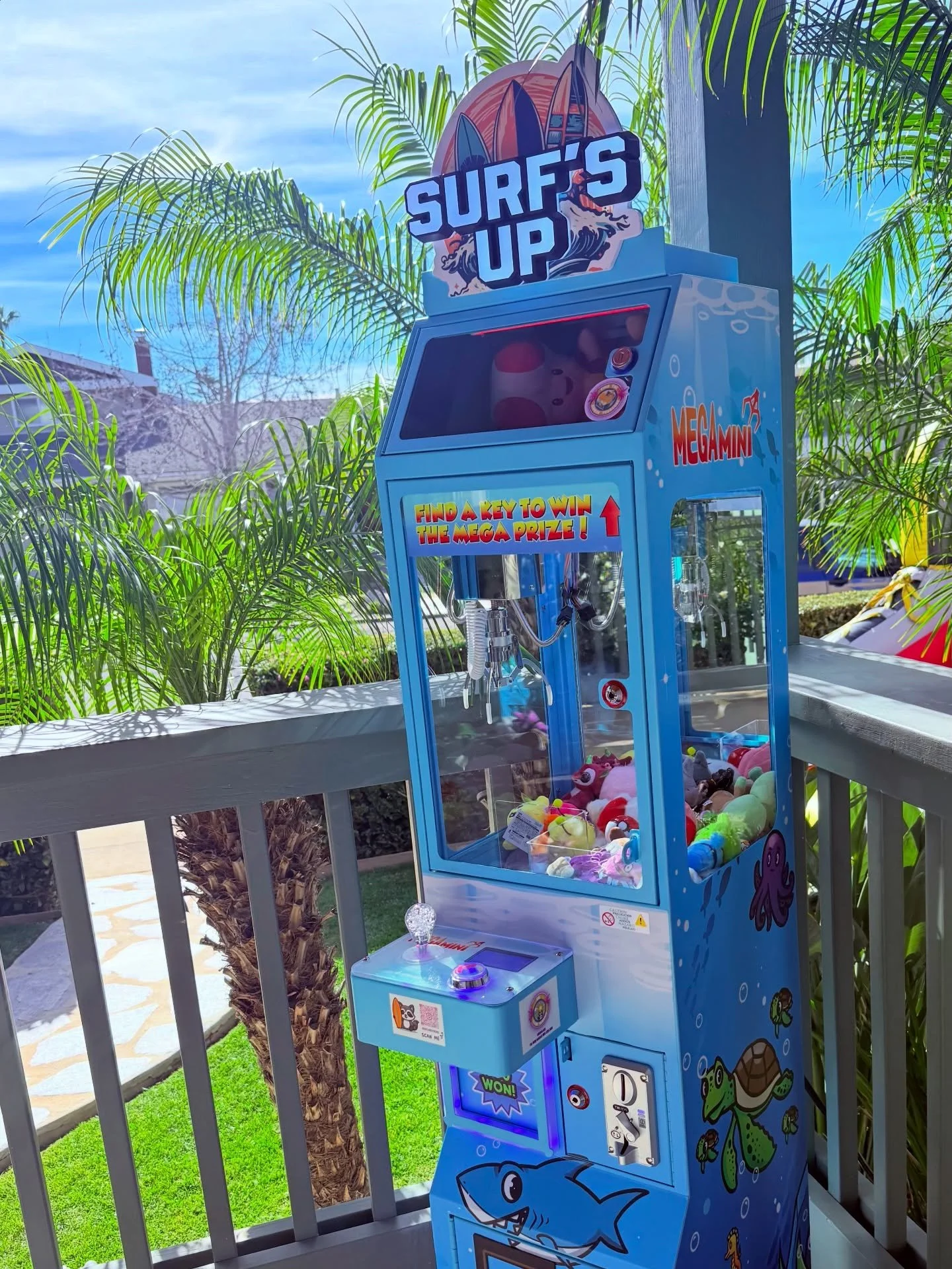 🌊🏄&zwj;♂️ Wave good bye to regular party favors 🥳🎁 #clawmachine #party #rental #sandiego #fun