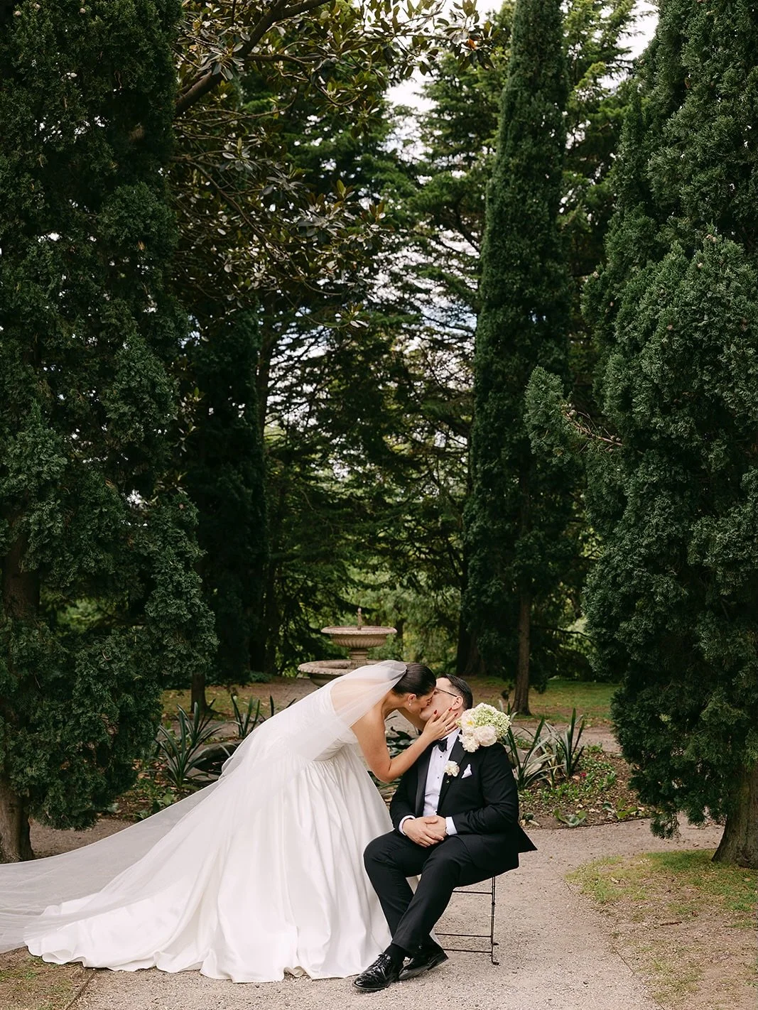 If you could distil Marie &amp; Leon&rsquo;s day into a feeling, it would read intentional, elevated and timeless.

A garden ceremony at Como House @comotreasury .. A string quartet setting the tone. A 38-metre aisle lined with hydrangeas. An all-bla