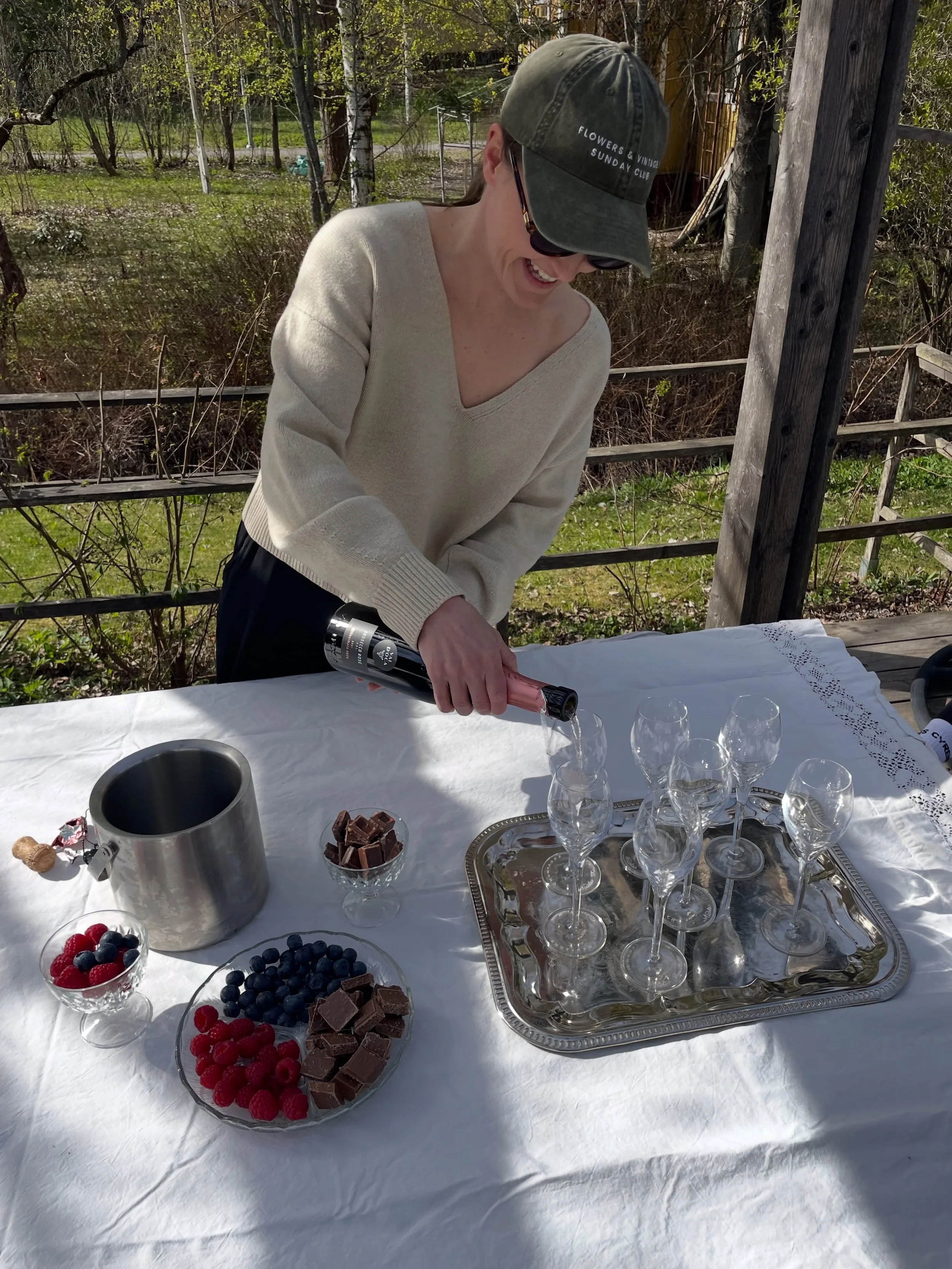 My day hostina ja yritt&auml;j&auml;n&auml;😄💕🥂🔨🍓

Pidettiin lauantaina bestisten kokoontuminen putiikilla ja sen terassilla: l&ouml;yt&ouml;j&auml;, kuohuvaa, aurinkoa, saunomista, yst&auml;vi&auml;&hellip; T&auml;ydellinen p&auml;iv&auml; siis?