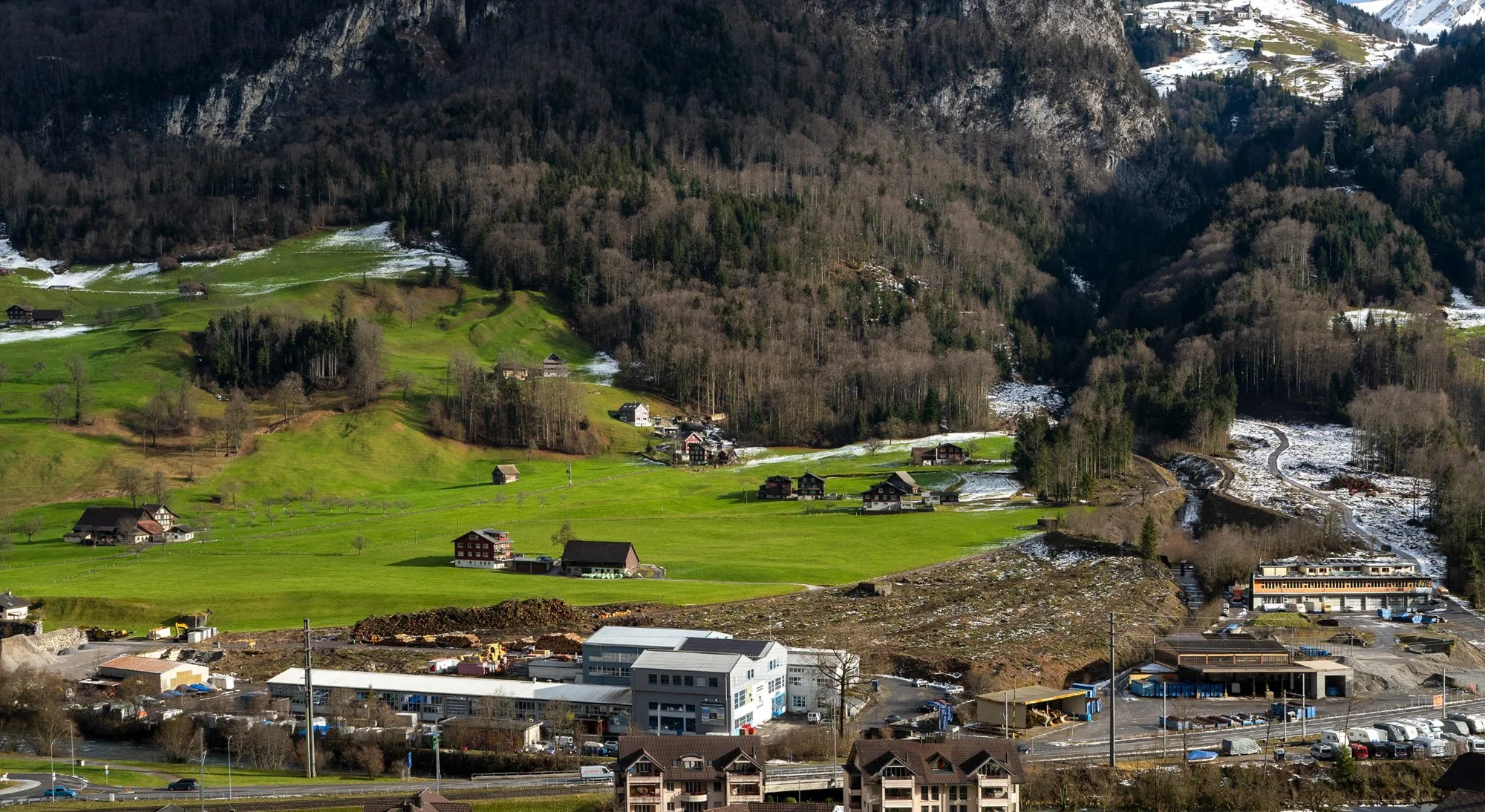 Buoholzbach_Slide_2.jpg