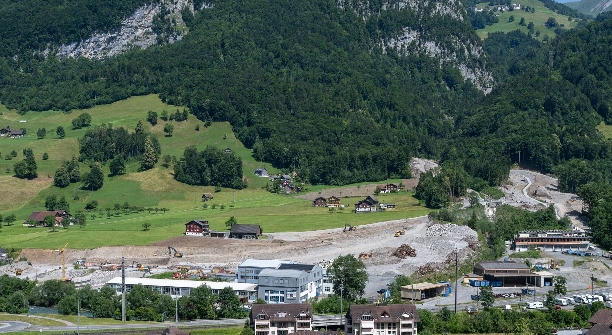 Buoholzbach_Slide_3.jpg