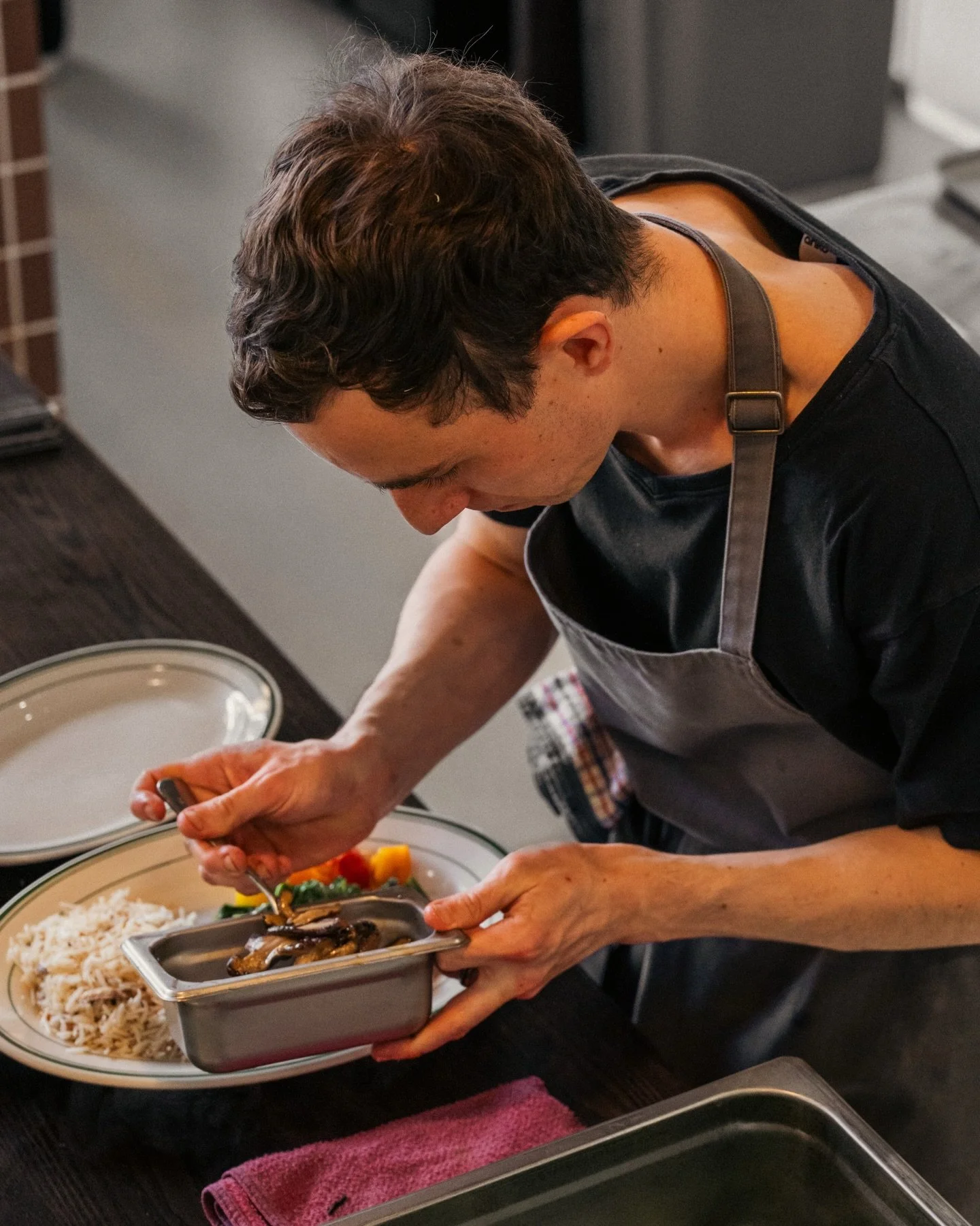 The work behind the plate.

Quiet focus. Done properly.

This is how food is finished at Moreno.