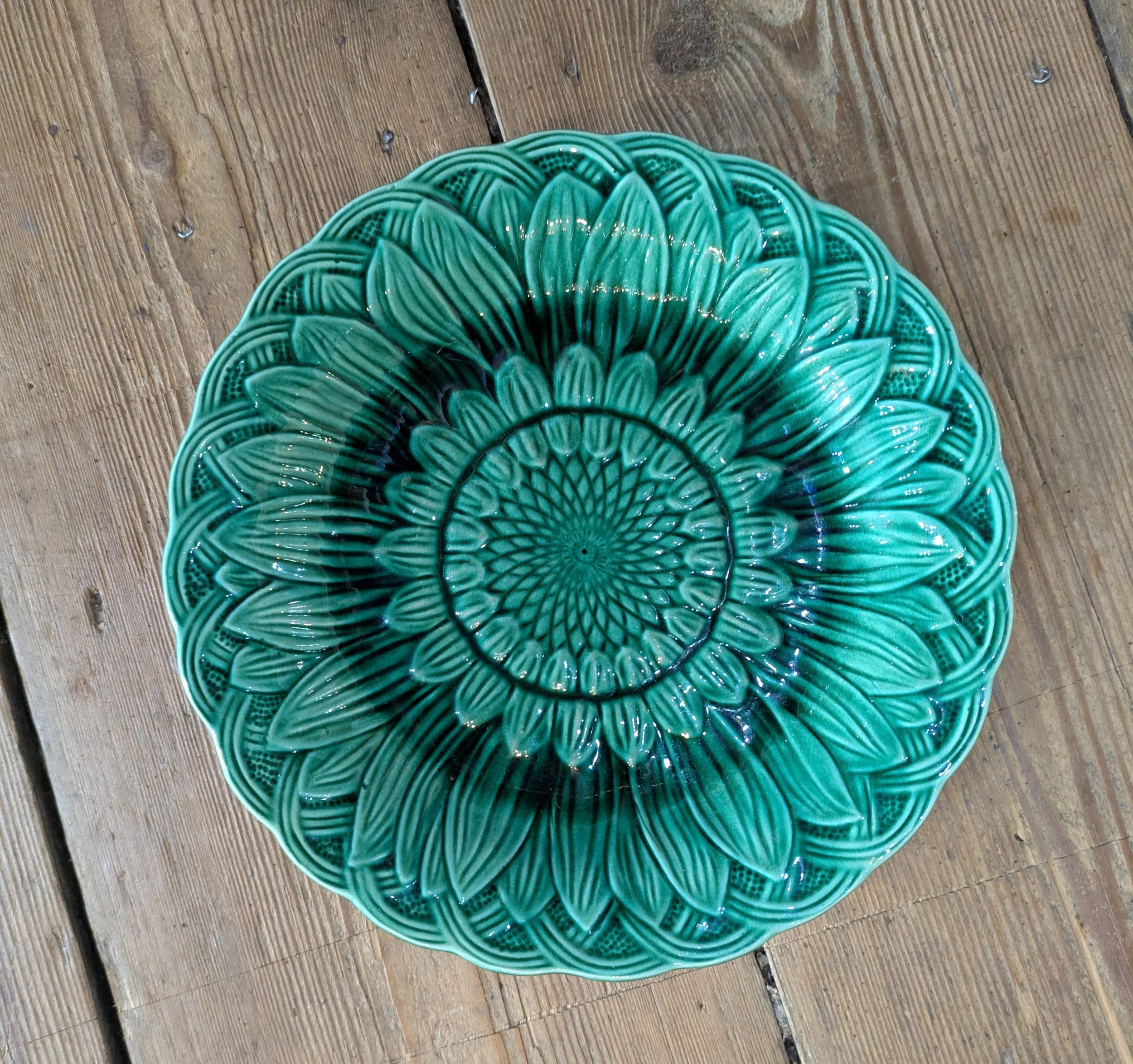 Majolica sunflower plate.jpg
