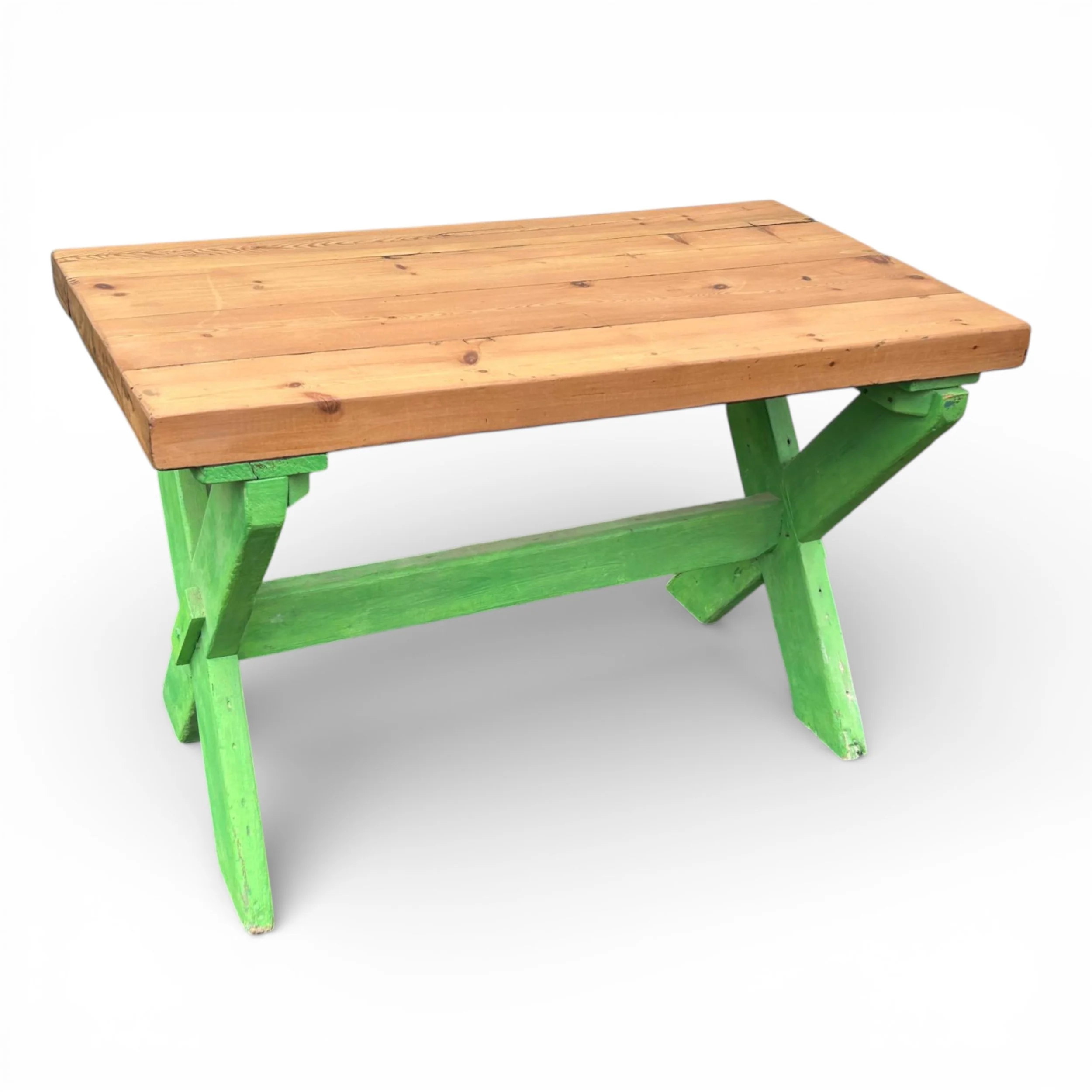 chunky kitchen table 4-Photoroom.jpg