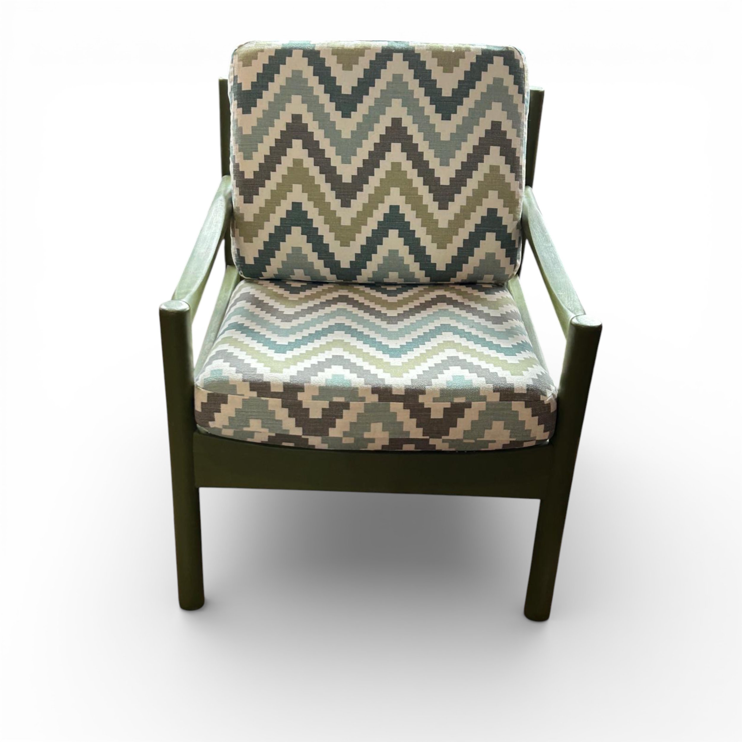Ercol 749 armhair-Photoroom.jpg