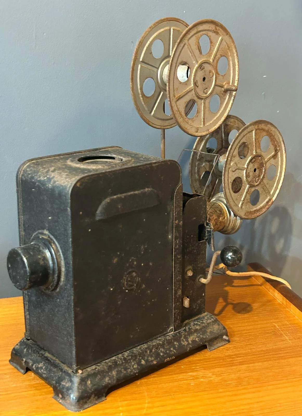 Gebrud Bing Projector.jpg