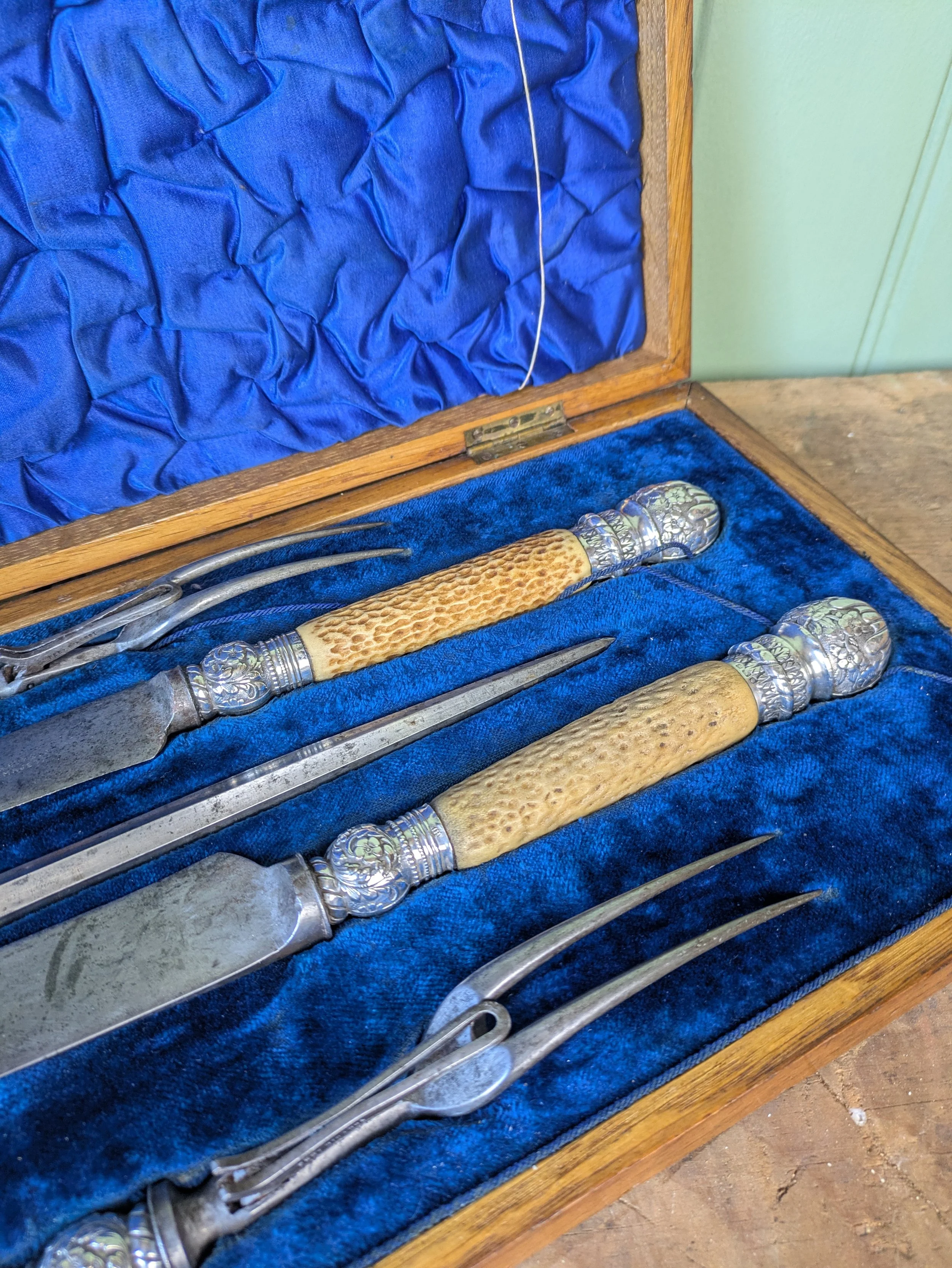 Carving set 7.jpg