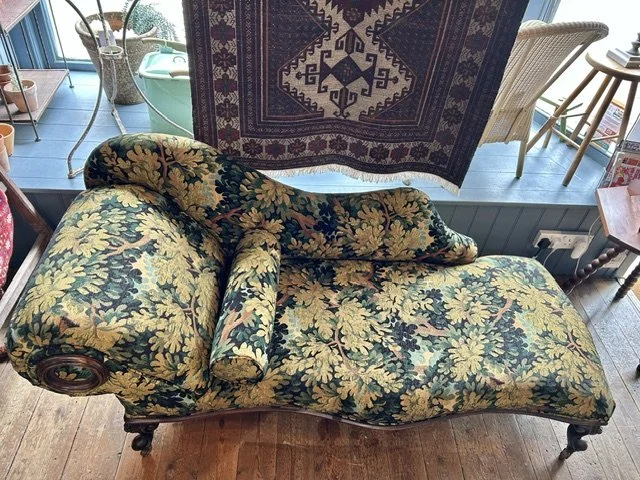 Chaise longue.jpeg