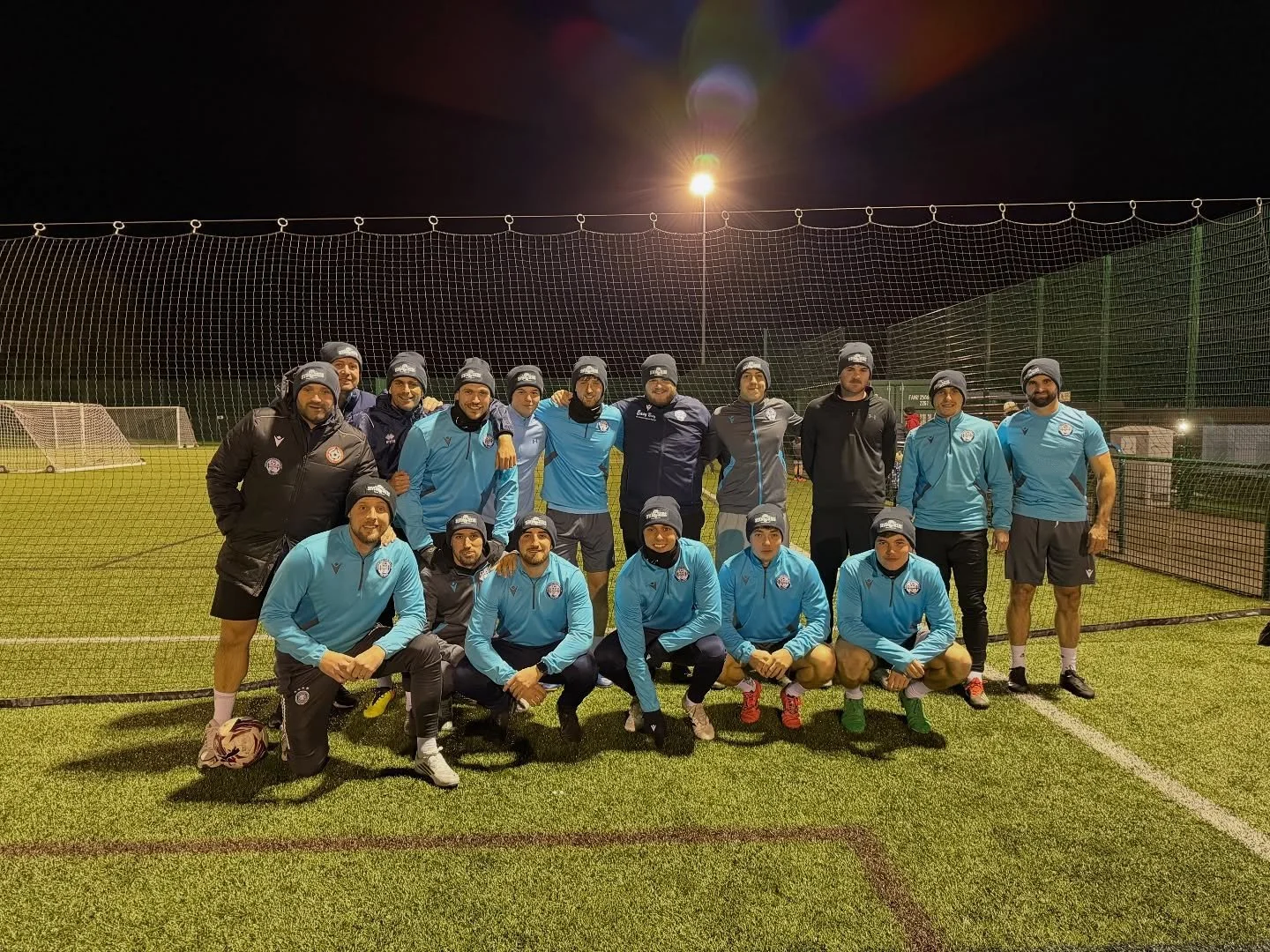 Happy to be partnering with Barton Town Football Club and supplying them with brand new winter hats for the cold season!!💙⚪️

As you can see the lads where loving them🤝
Get yours now in store and on our website!