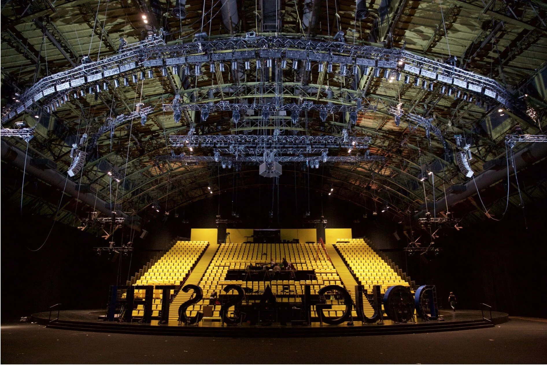 Fit-up at Park Avenue Armory. Photo :Benjamin Norton 