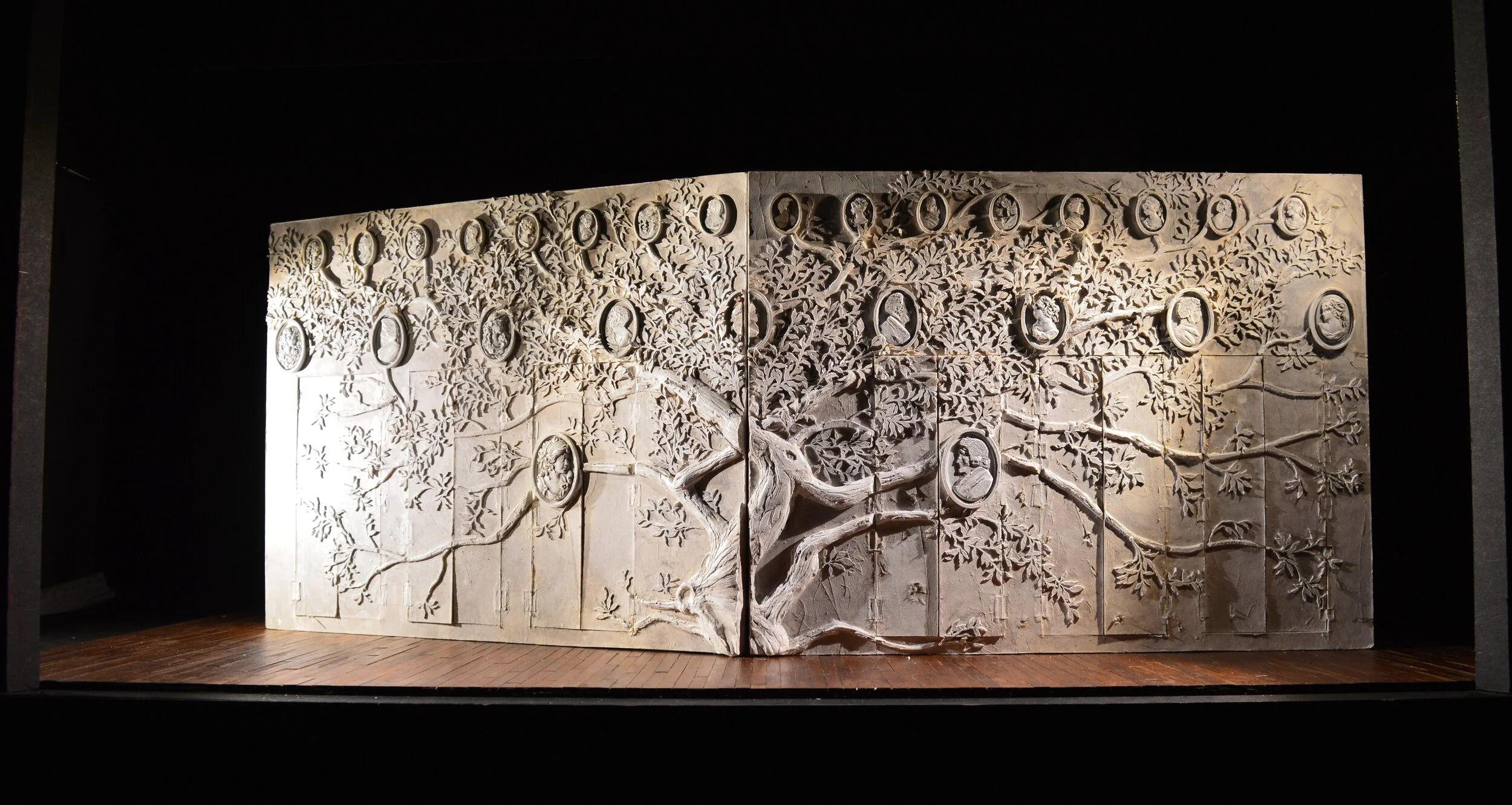 Scale model at 1:25.