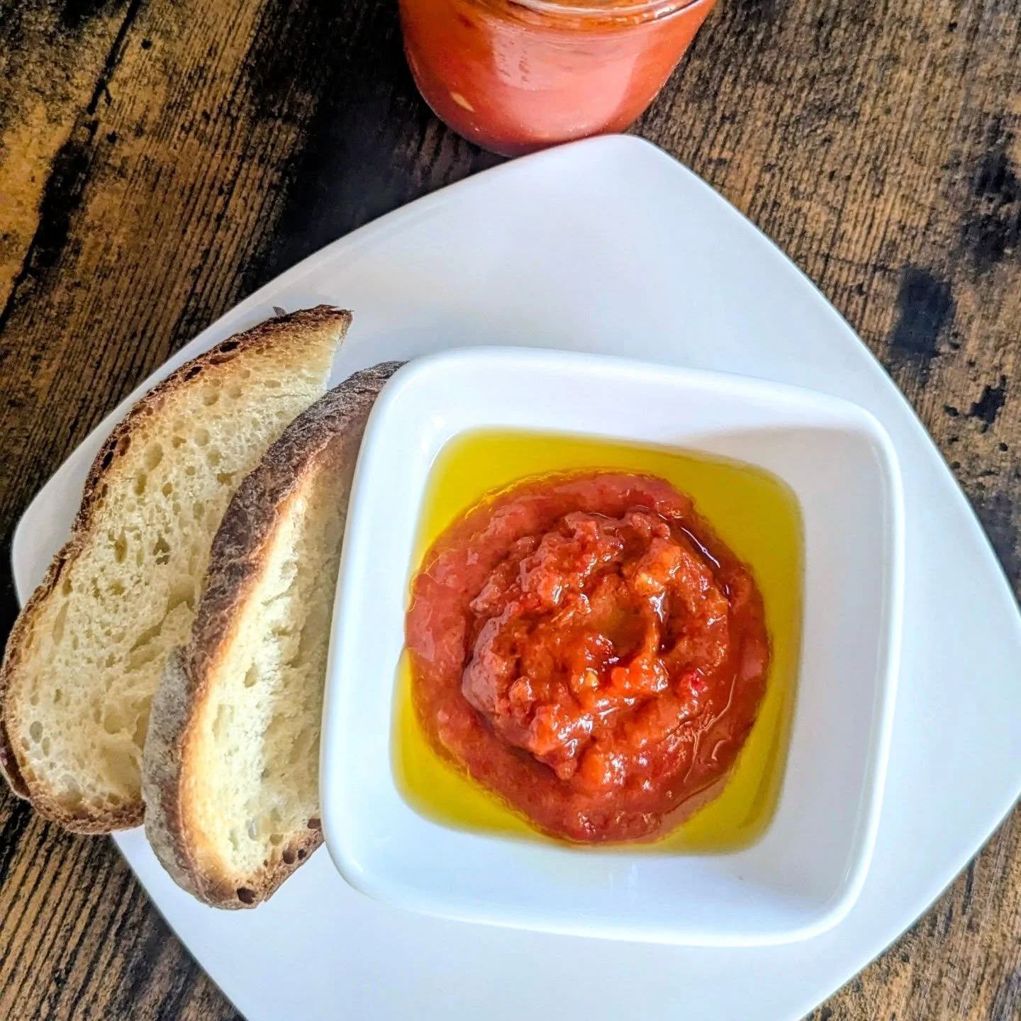 A Taste of Home 🇬🇷🇭🇷🇧🇦🇷🇸🇺🇸
This one&rsquo;s close to my heart  and a little Balkan-inspired.
My friend Vesna @croatianconfections , a local vendor at the farmers' market was born in Croatia. I was born in Bosnia. We both grew up eating #ajv