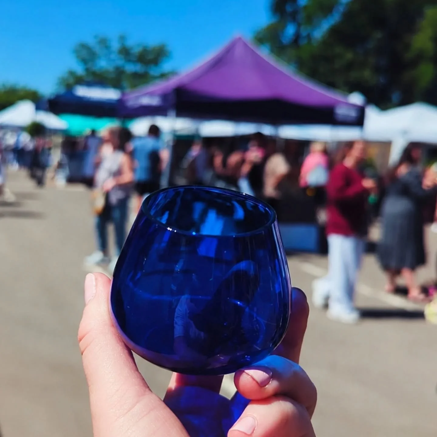 One of my favorite things about this journey as an #oliveoilsommelier isn't just the olive oil itself...it's YOU.

I love when you stop by the #farmersmarket with questions.

Questions about labels, harvest dates, cooking, storage, health benefits, v