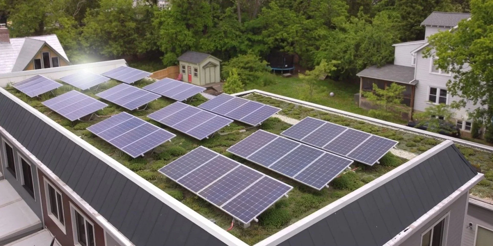 just inside the gate eco lodge
