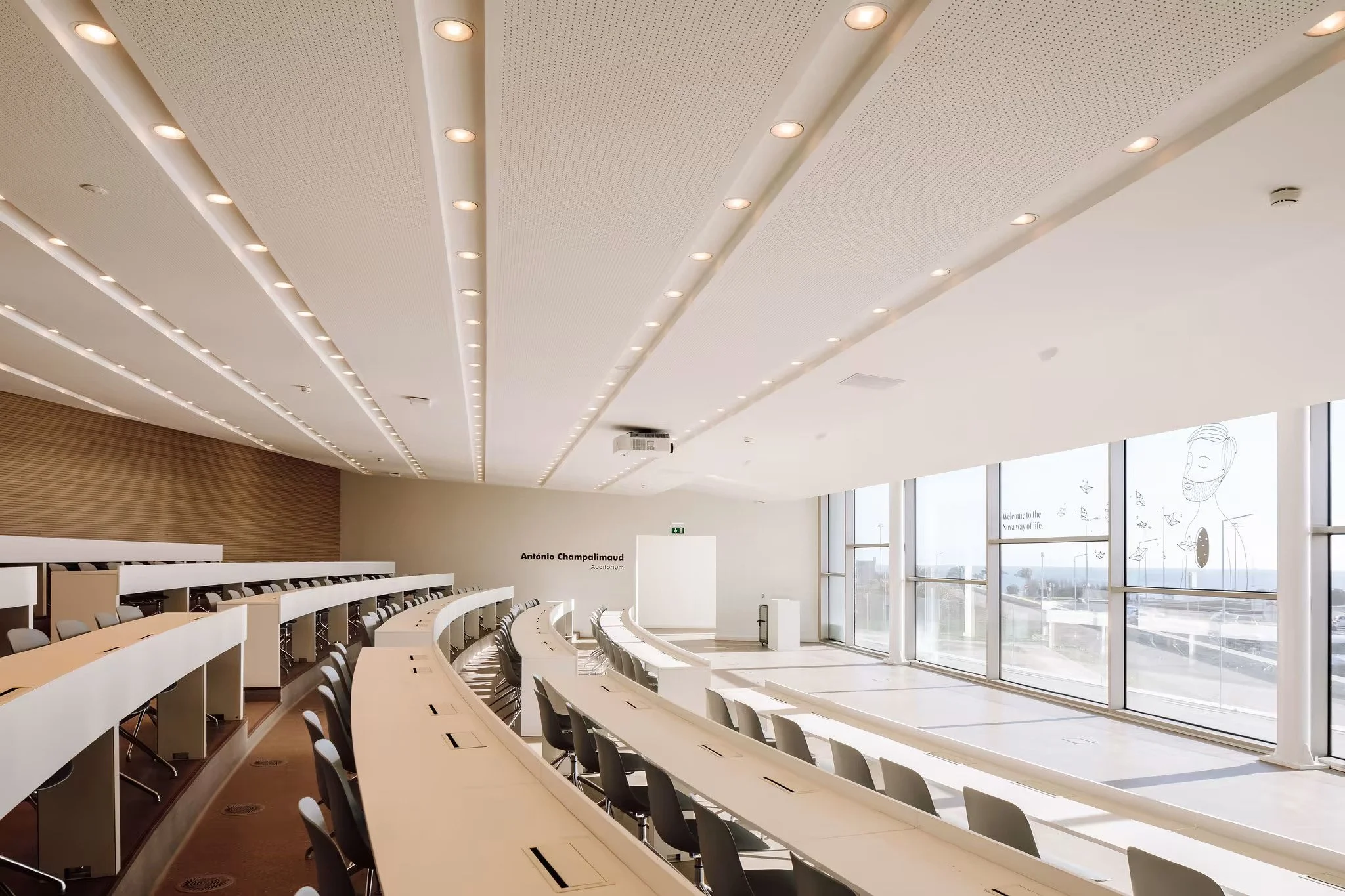 NovaSBE Classroom Francisco Nogueira.jpg