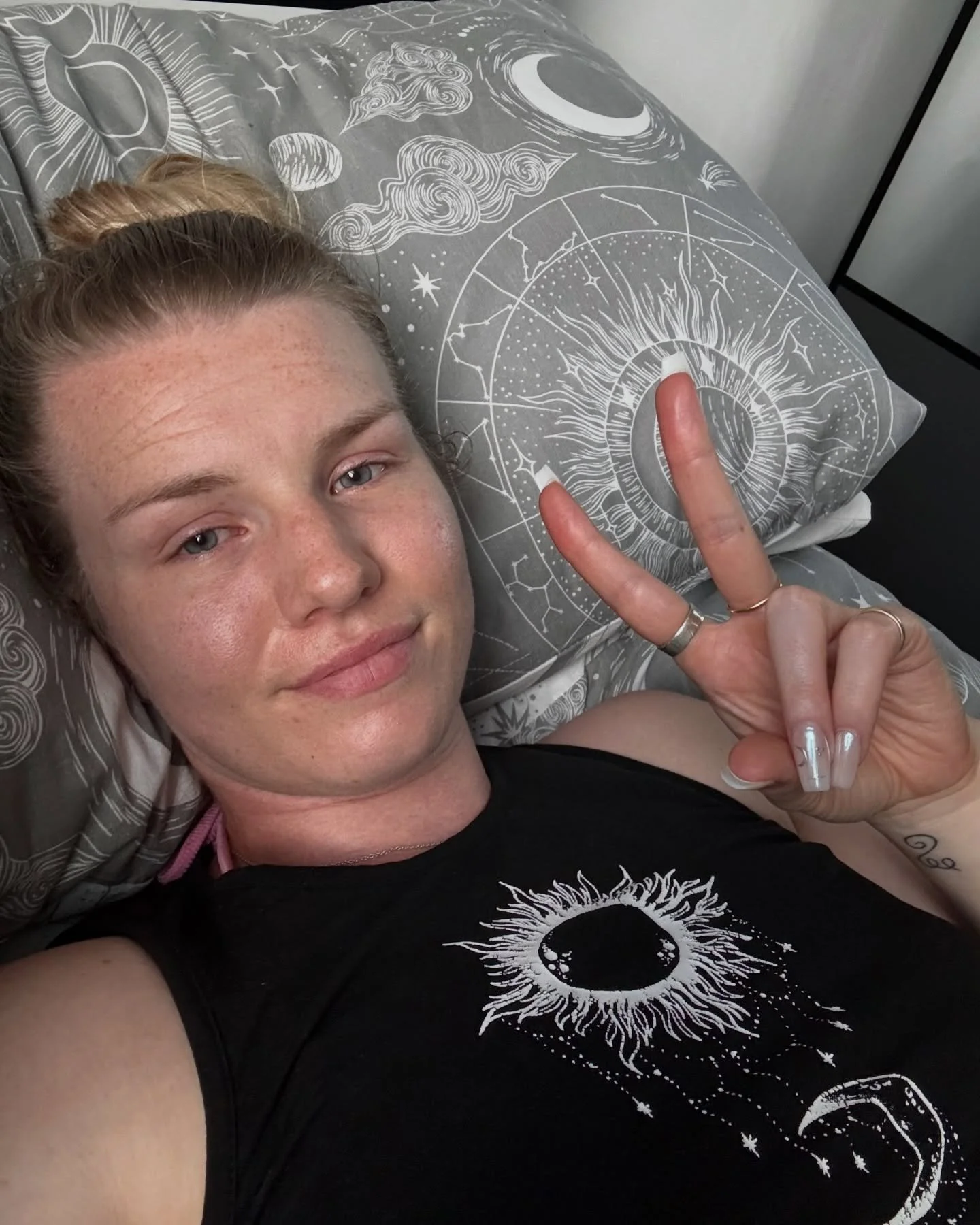 I&rsquo;m never this open on Instagram but if this is helping people I&rsquo;ll keep talking about it 

Autoimmune conditions in my case hashimotos can cause serious chronic side effects when they kick off they could last a day or they could last a y