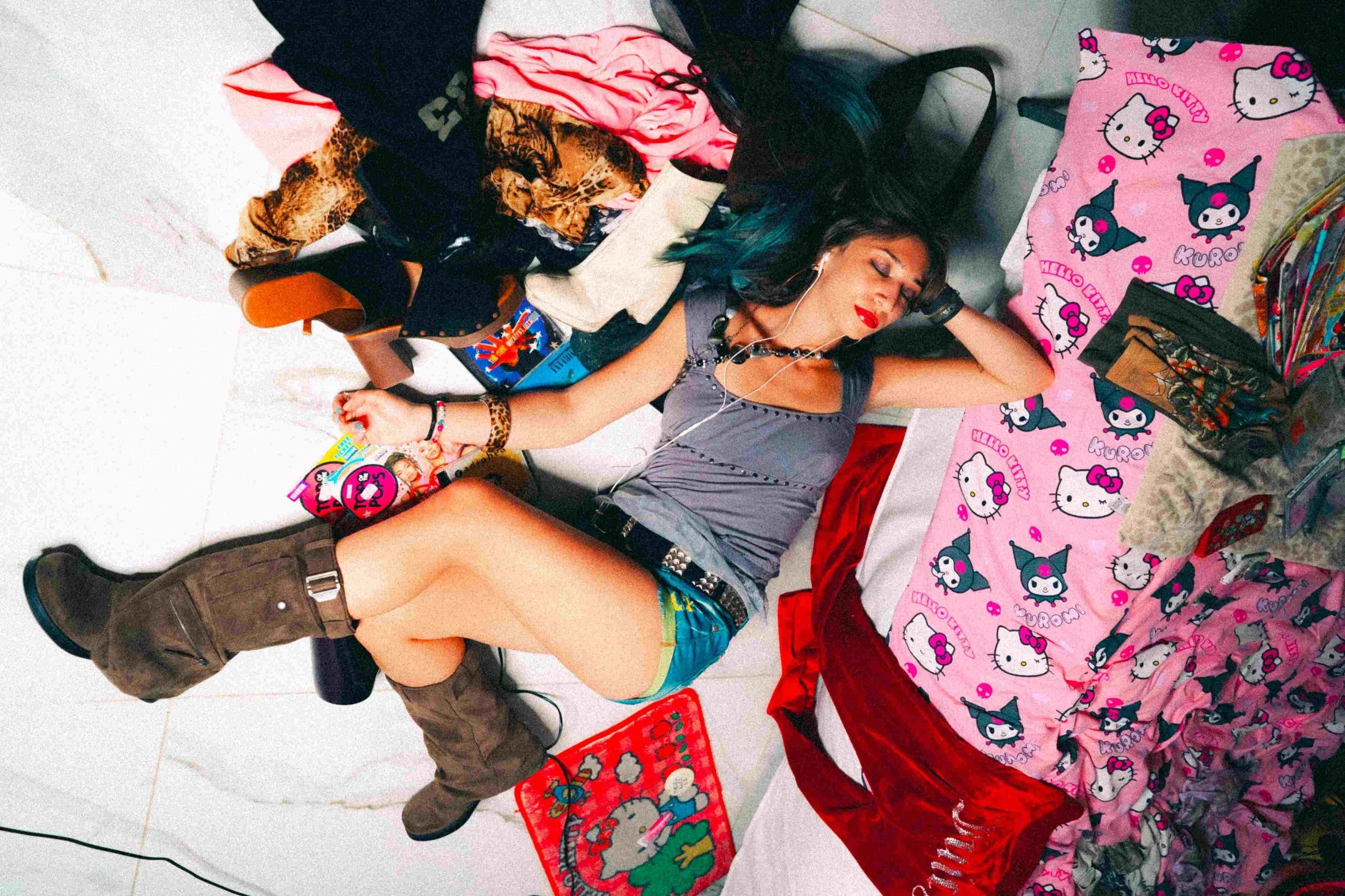 y2k aesthetic photoshoot 7.jpg