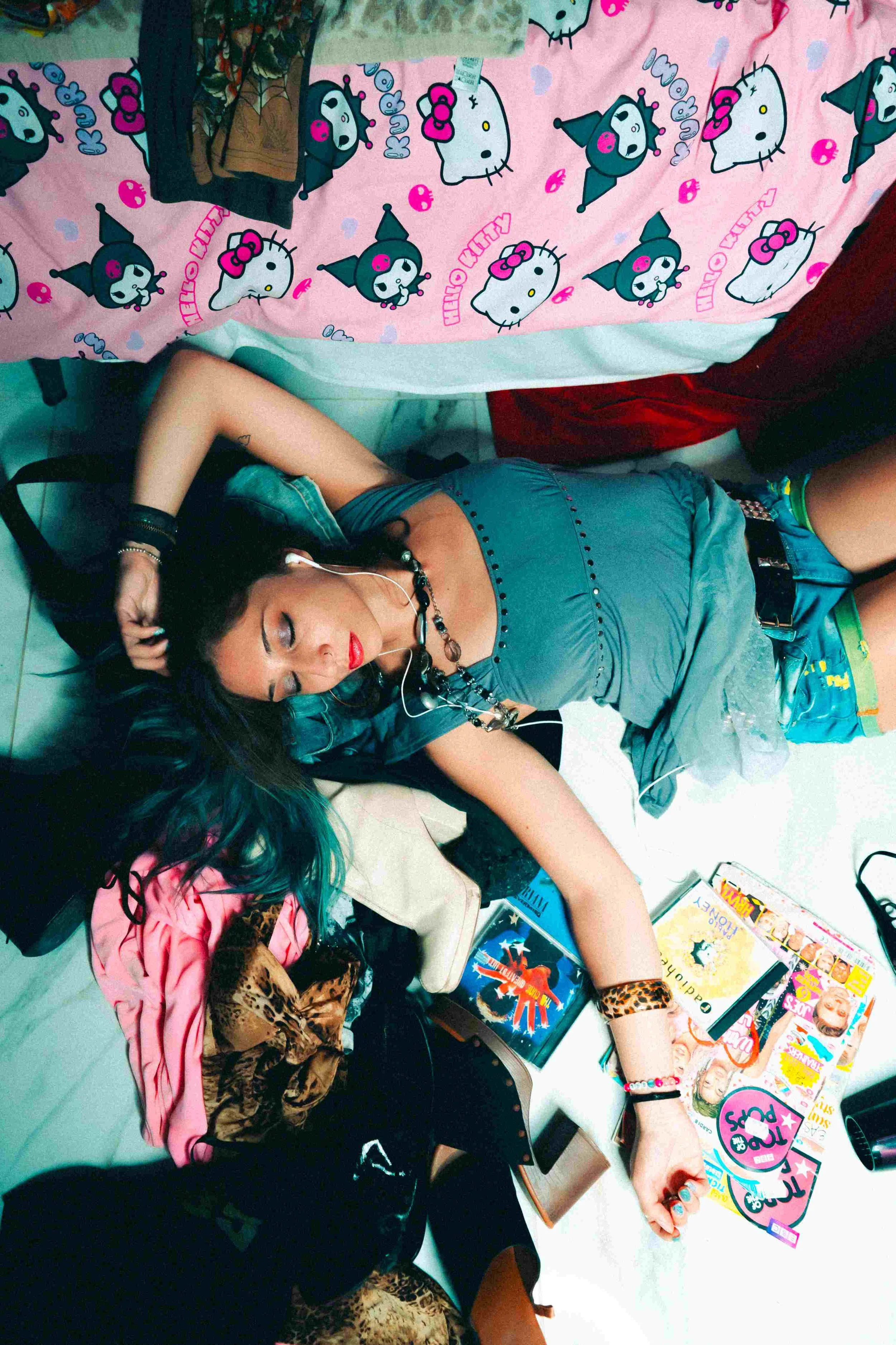 y2k aesthetic photoshoot 6.jpg