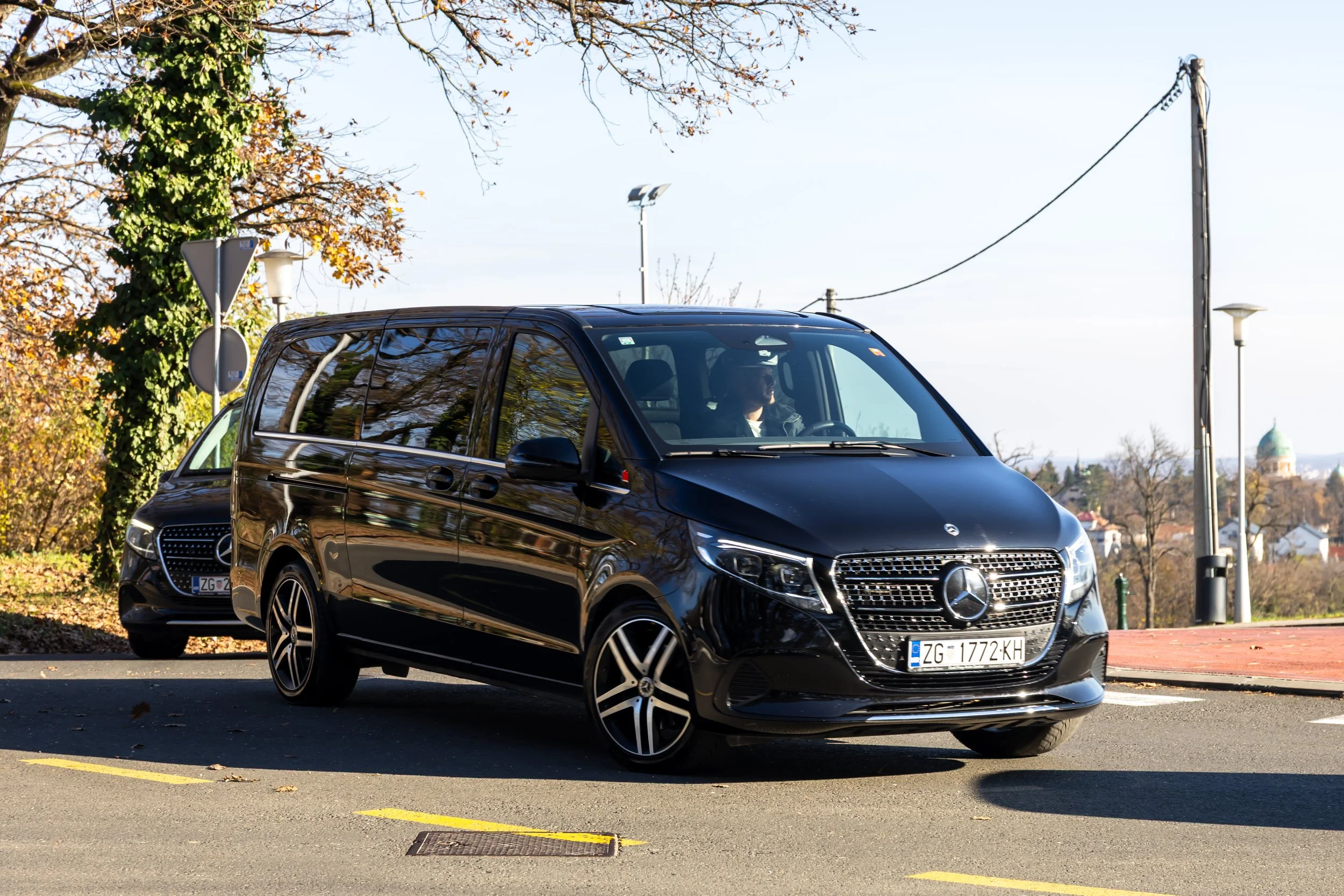 Mercedes V-Class: The gold standard of luxury. Ideal for couples or business travelers who want to arrive in style at top-tier hotels like Valamar Collection Girandella Resort or Hotel Marina