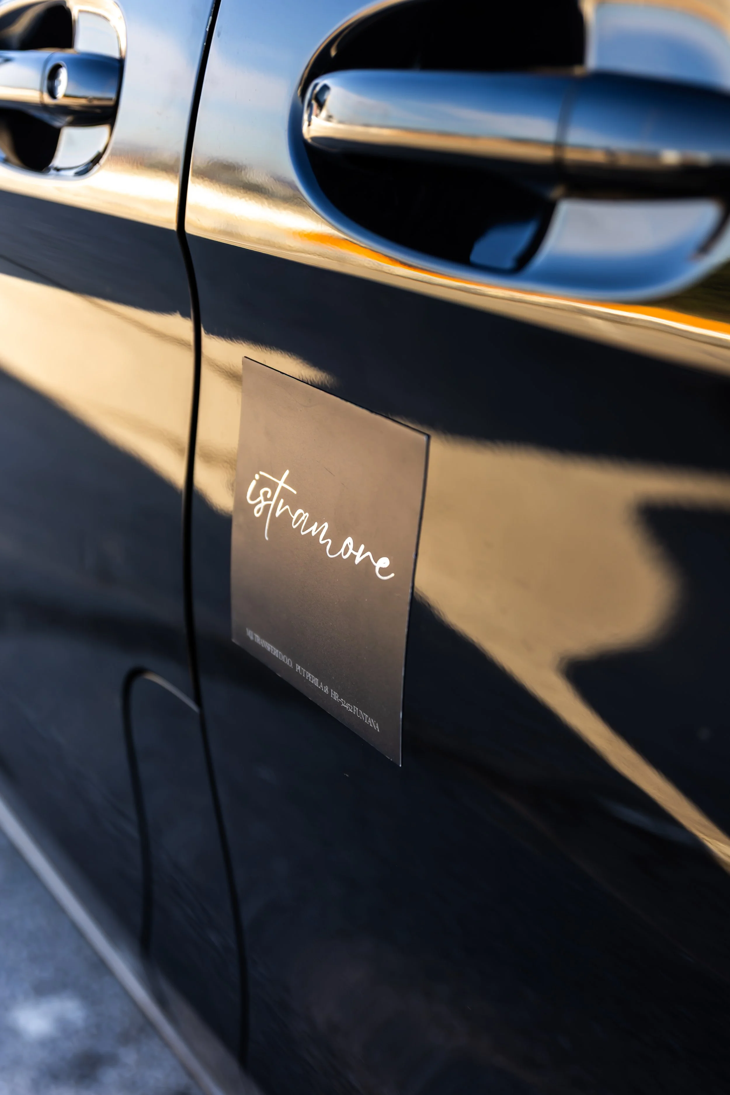 Luxury Mercedes transfer for families and business travelers at Lone.