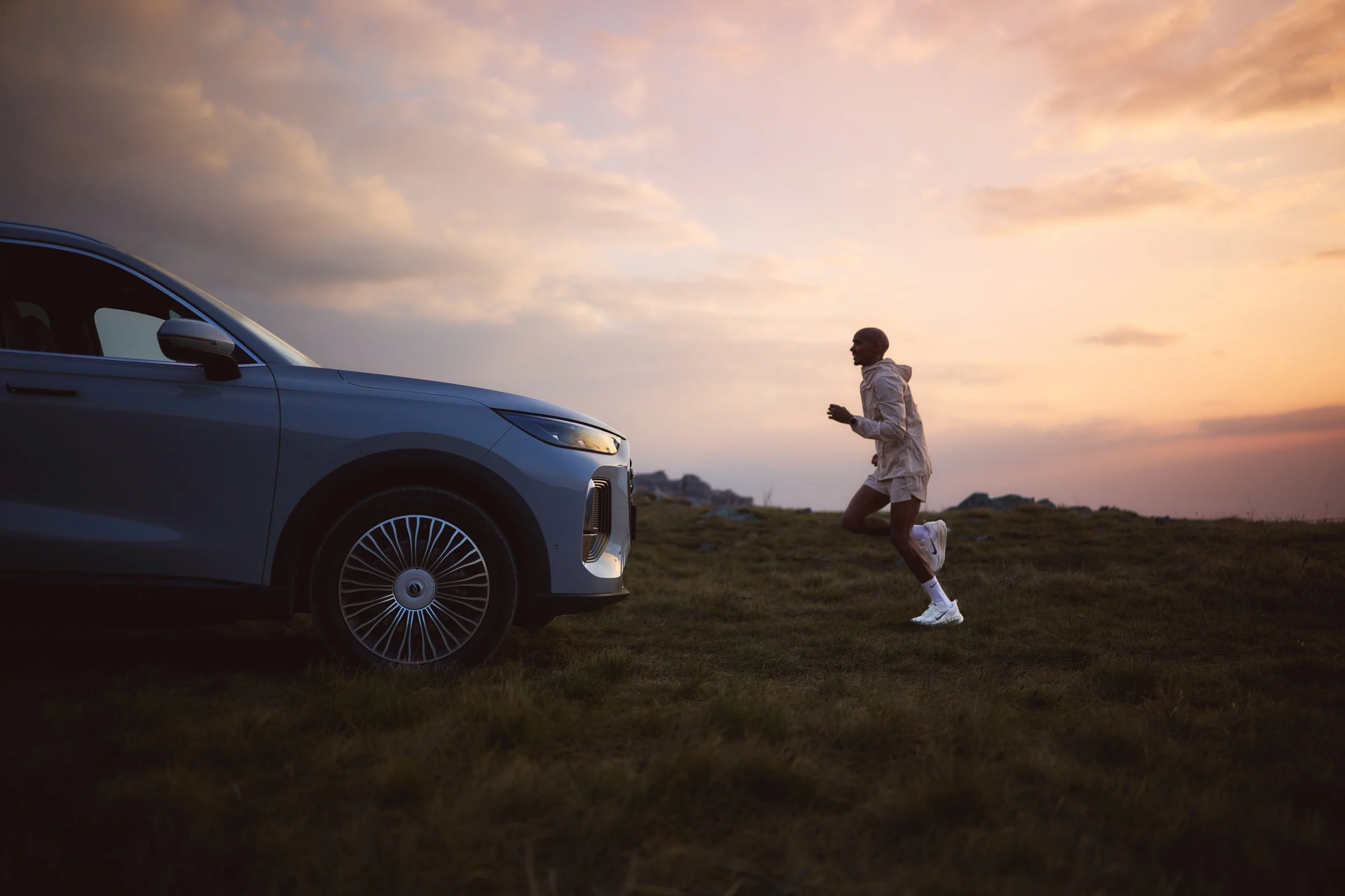 Sir Mo Farah Goes The Distance with Chery UK In New Super Hybrid Campaign