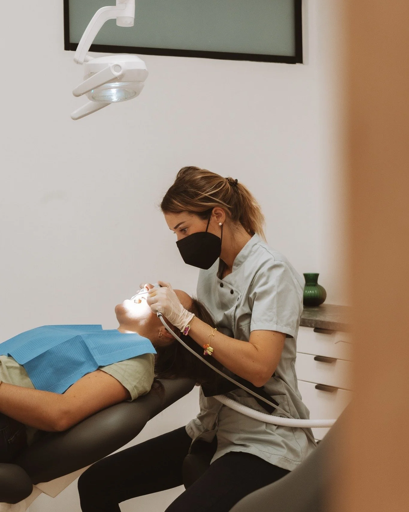 ✨ &Ccedil;a y est, le cabinet a officiellement ouvert ses portes le 17 octobre, et cela fait maintenant plus d&rsquo;une semaine ! ✨ Vous &ecirc;tes d&eacute;j&agrave; nombreux &agrave; avoir pris rendez-vous, et je suis ravie de pouvoir vous accueil