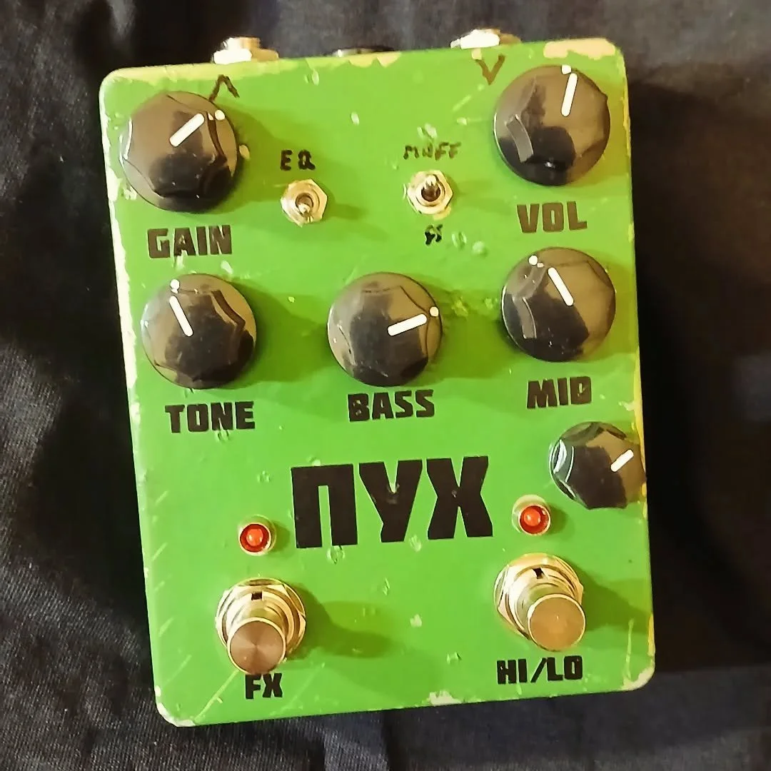 #jdmpedalscustom www.jdmpedals.com 
This week, the пух -  a very flexible modded Muff. Based on our Green Meanie circuit with both a germanium and silicon clipping stage. Green/mean modes are also footswitchable, with gain trim for mean mode.
Purple 