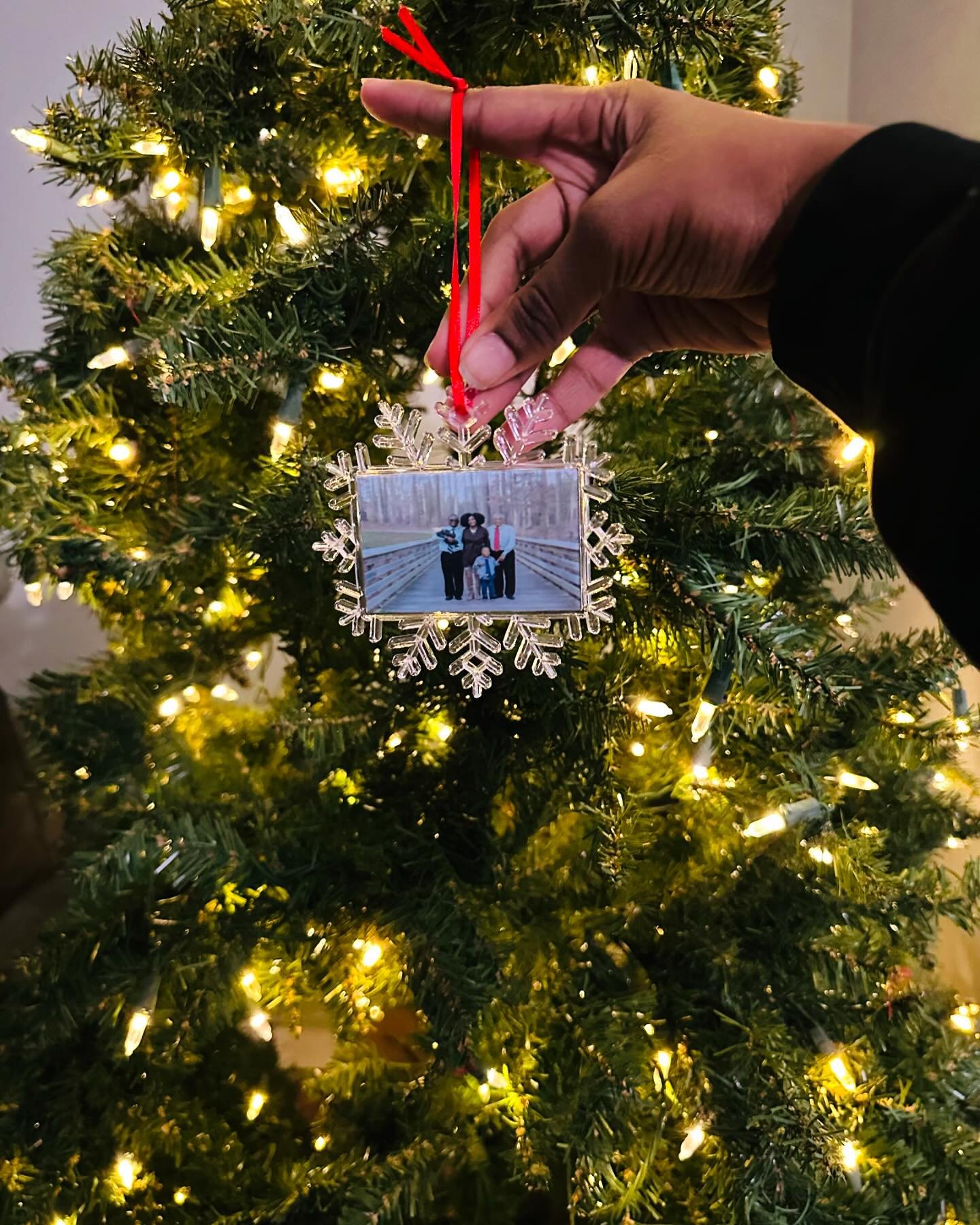 Introducing our elegant Snowflake Custom Christmas Ornament, the perfect keepsake to celebrate the holiday season! Personalize it with a cherished photo on one side, while the other side can feature a meaningful message or another beautiful image of 