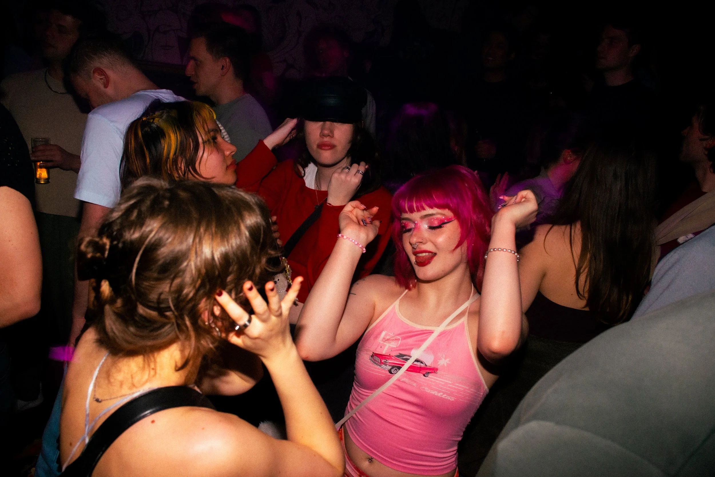 Roze-Letters_20-03-2026_BriekV_Party-2542.jpg
