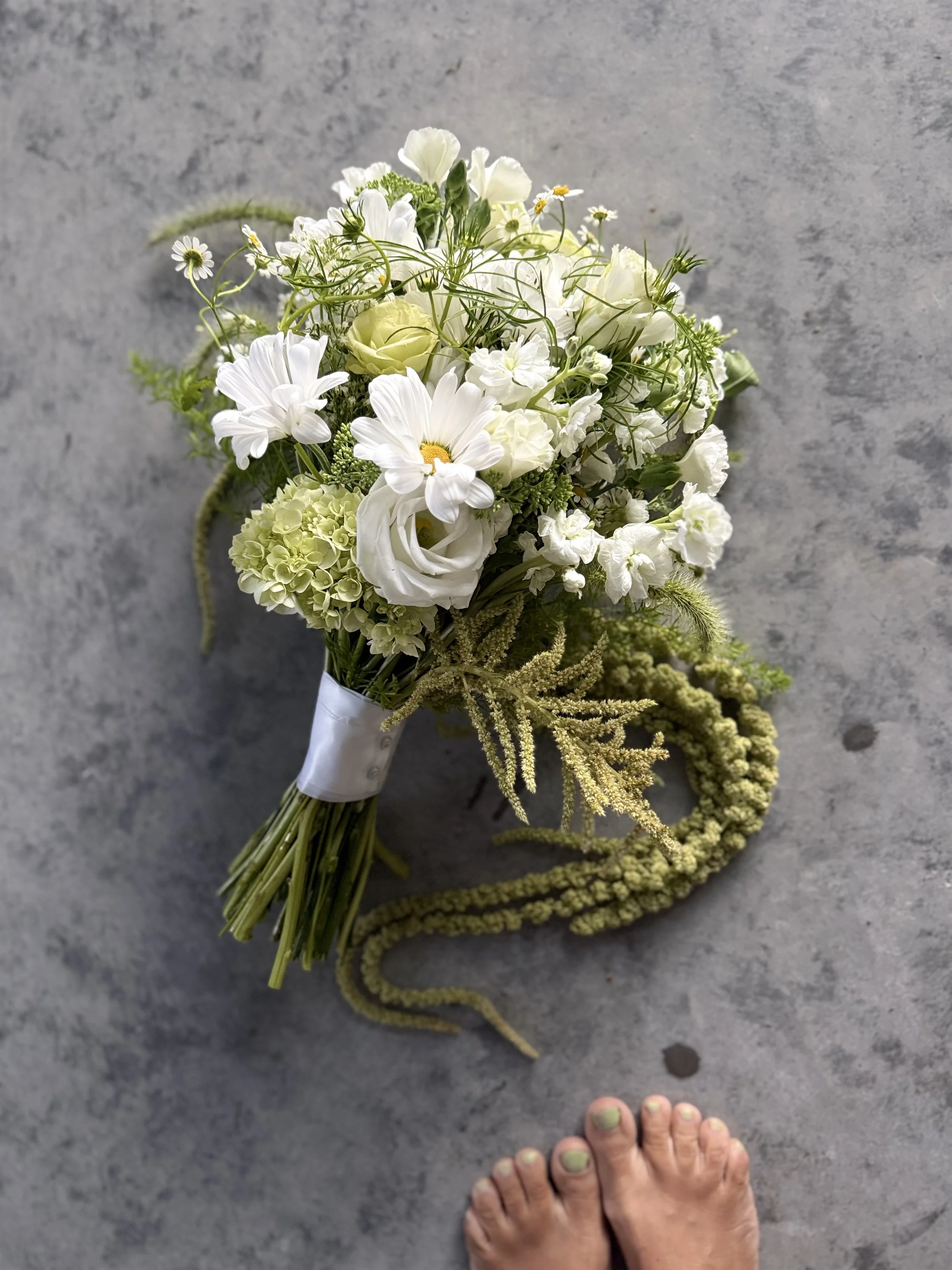 simple bridal bouquet