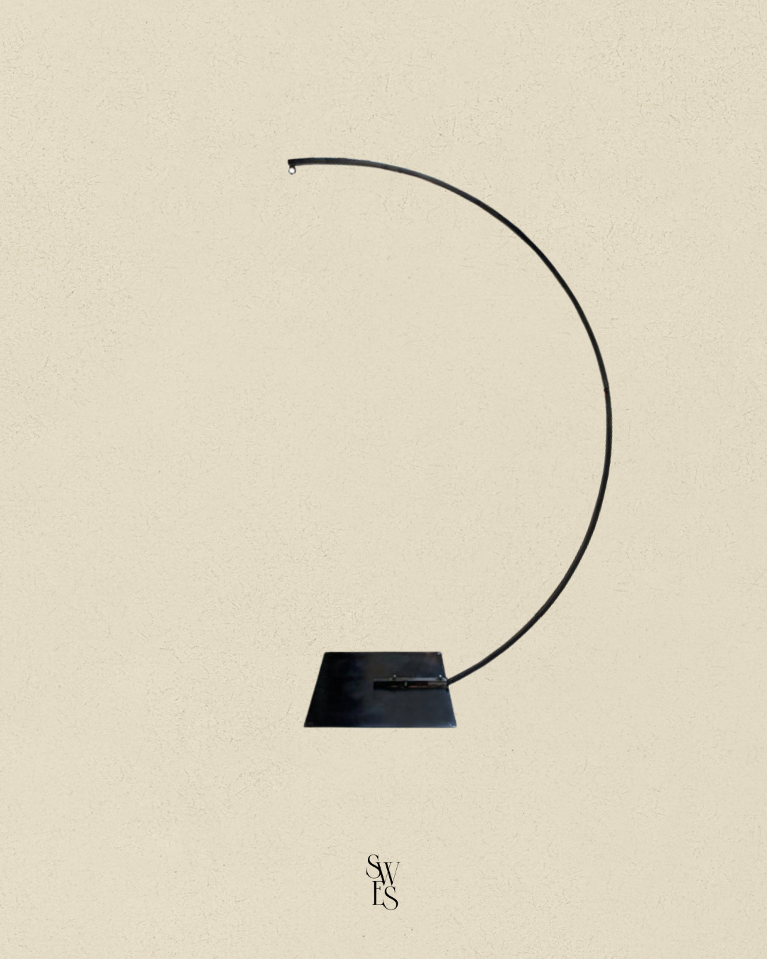 Freestanding Curved Stand.png