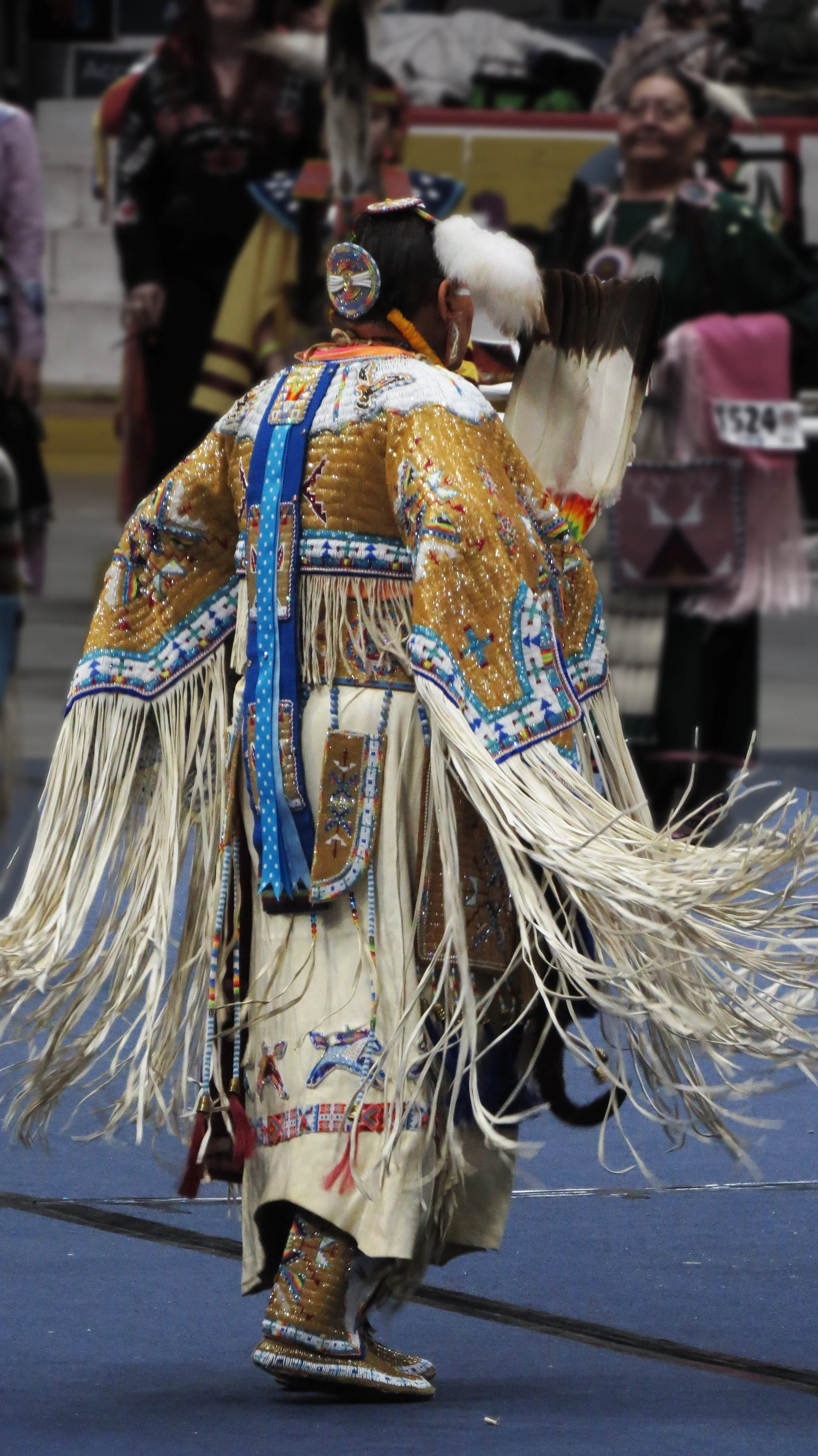 solo_elder_dancer_powwow.jpg