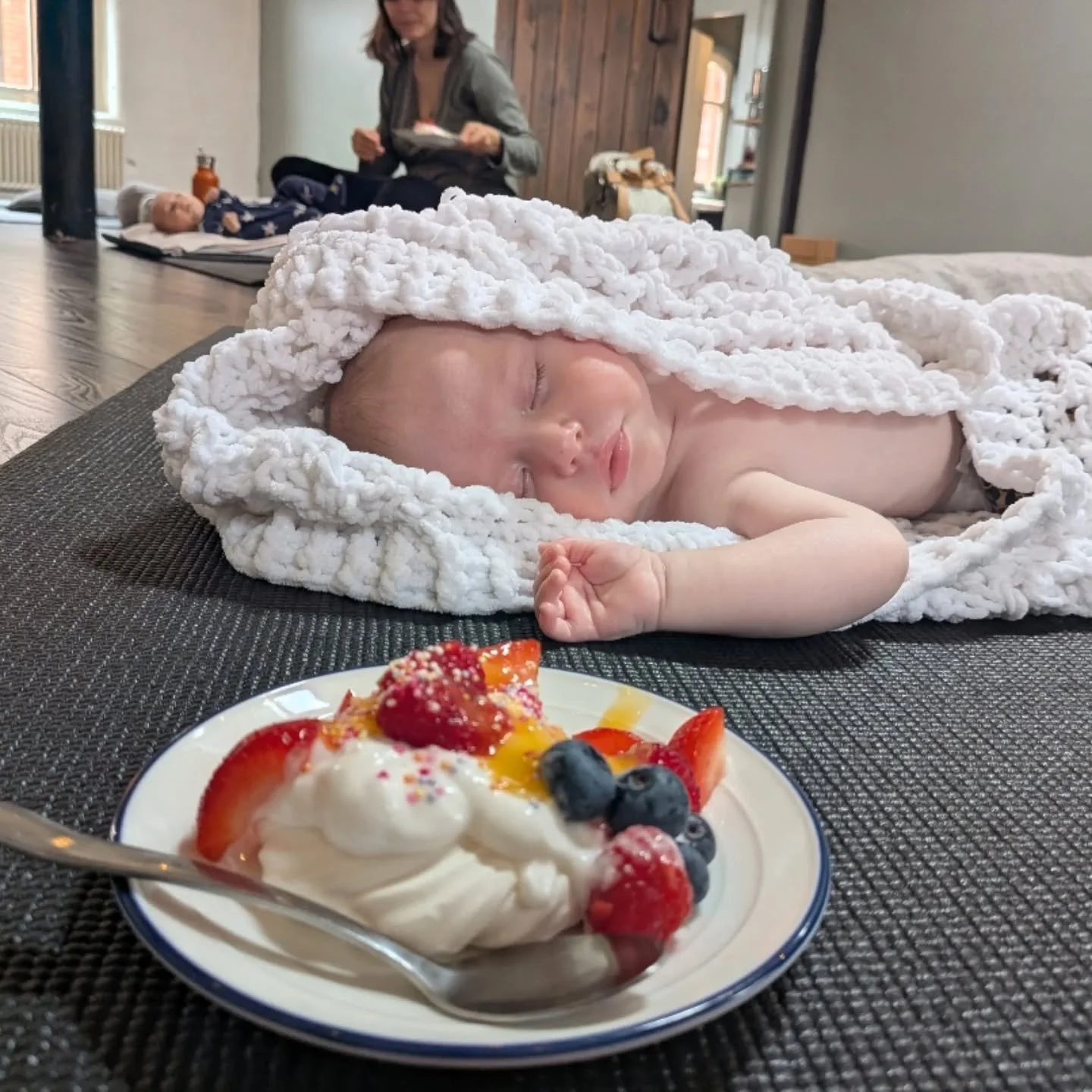 Some dreamy snaps from my last baby massage course ✨🩷

Soft squishy bellies, sweet treats and and sleepy babies. Time for babies &amp; parents or caregiver to connect and rest together in a welcoming atmosphere.

Join me for our new 4 week course in