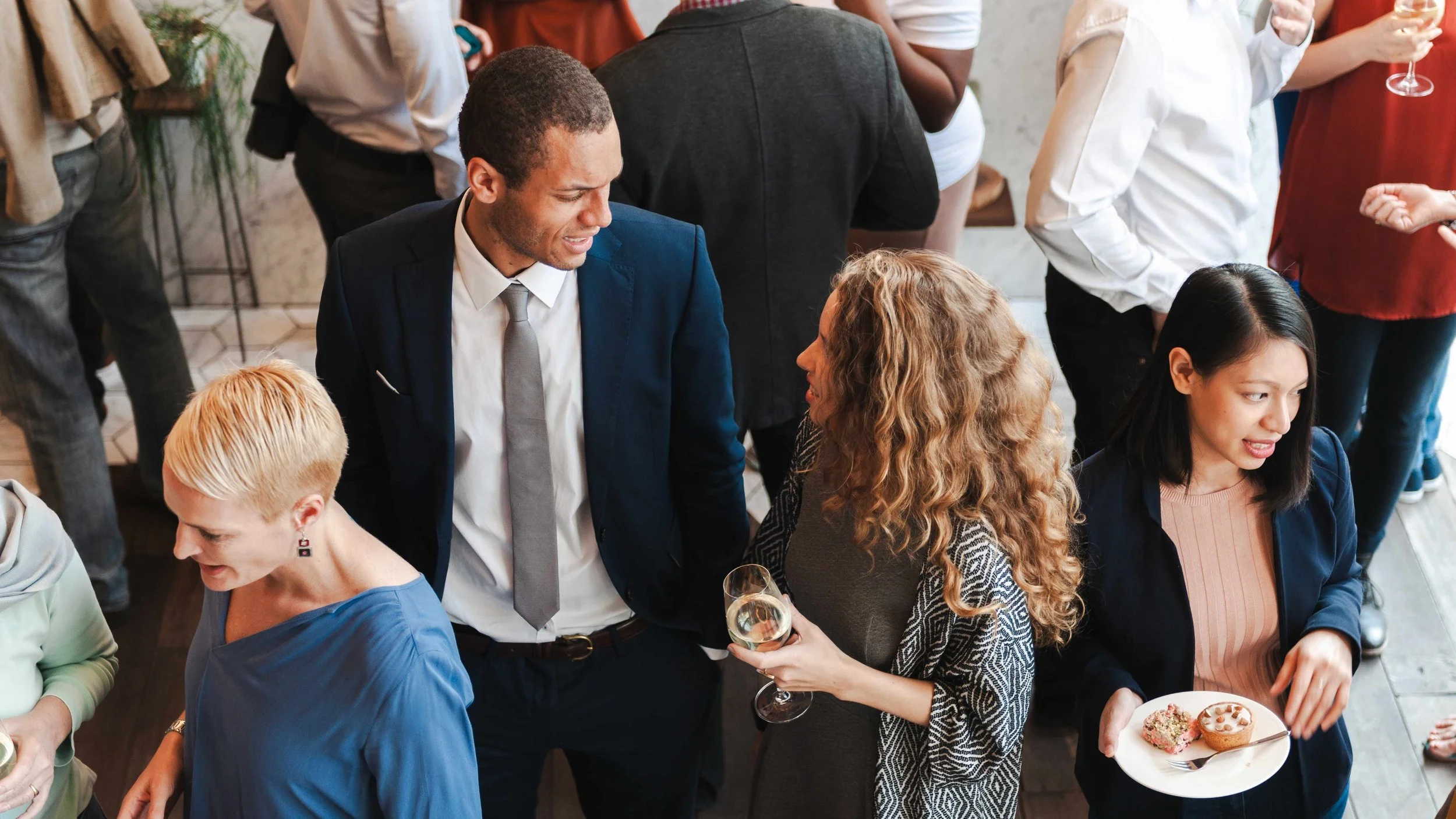 Top Networking Tips for Maximizing Networking at Corporate Galas