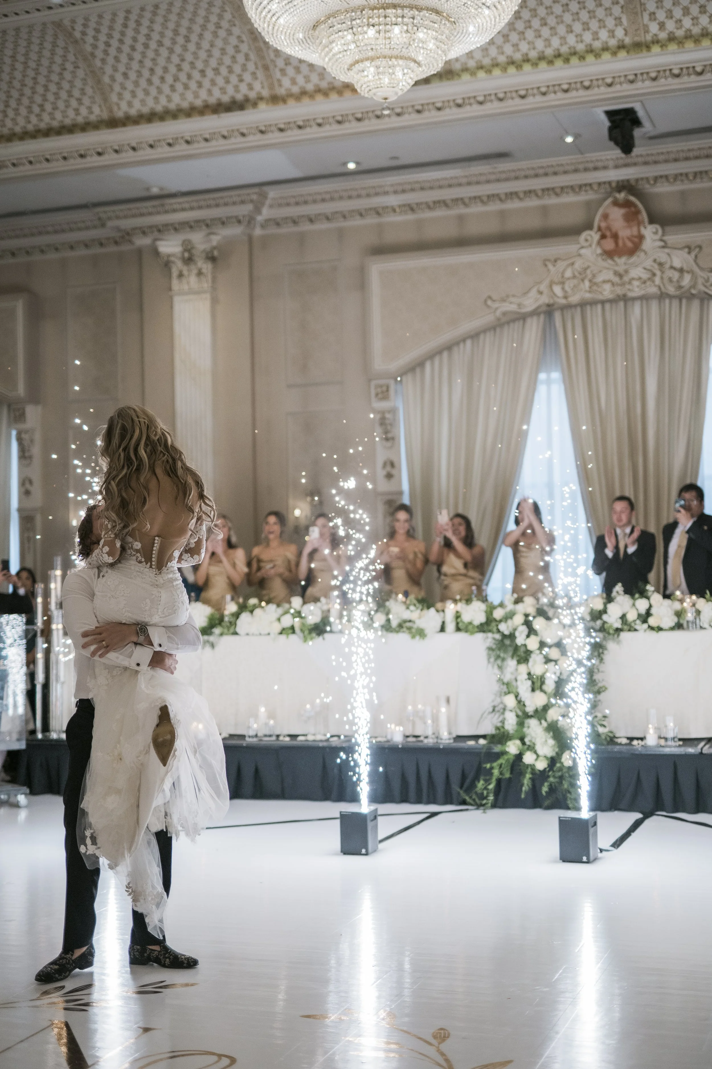 2282NicolinaConnorWEDDINGChateauLeJardinTorontoLisaVigliottaPhotography.jpg